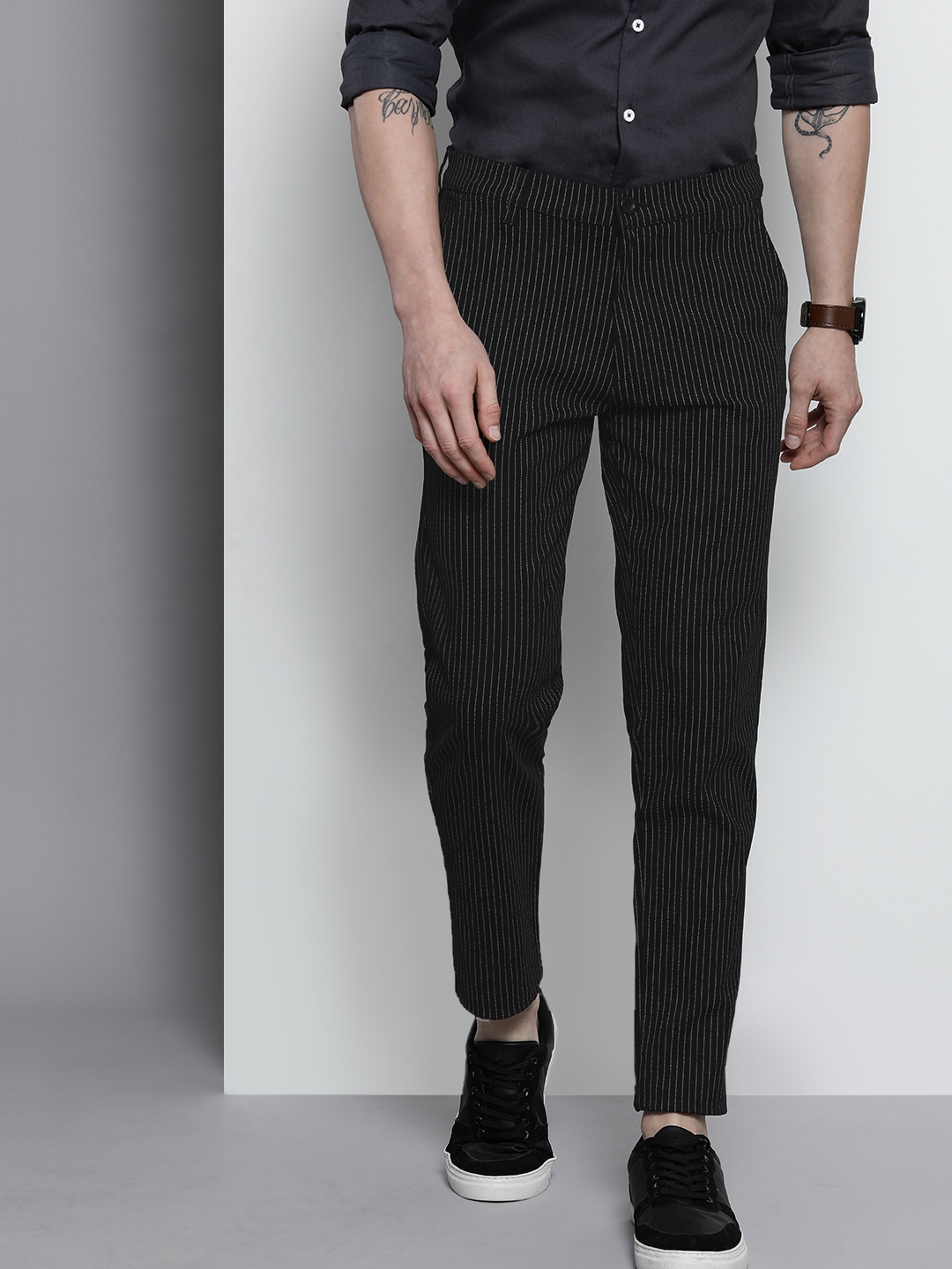 

The Indian Garage Co Men Black Slim Fit Easy Wash Trousers