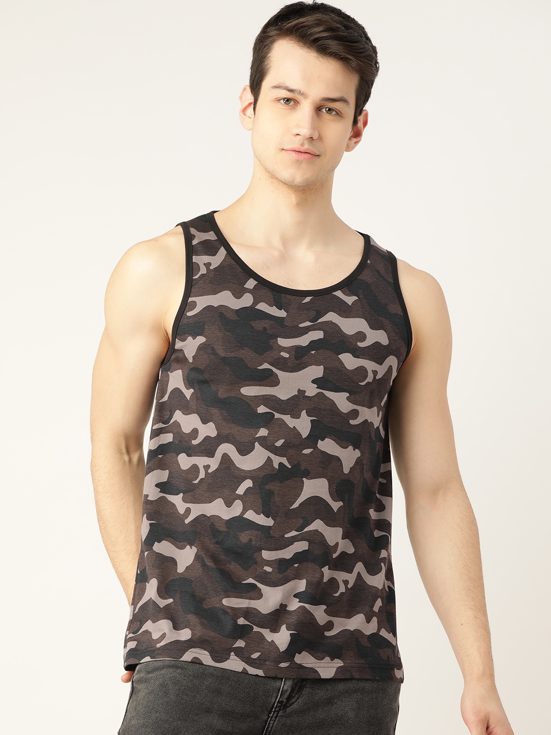 

Rodzen Men Brown & Black Cotton Camouflage Print Round Neck T-shirt