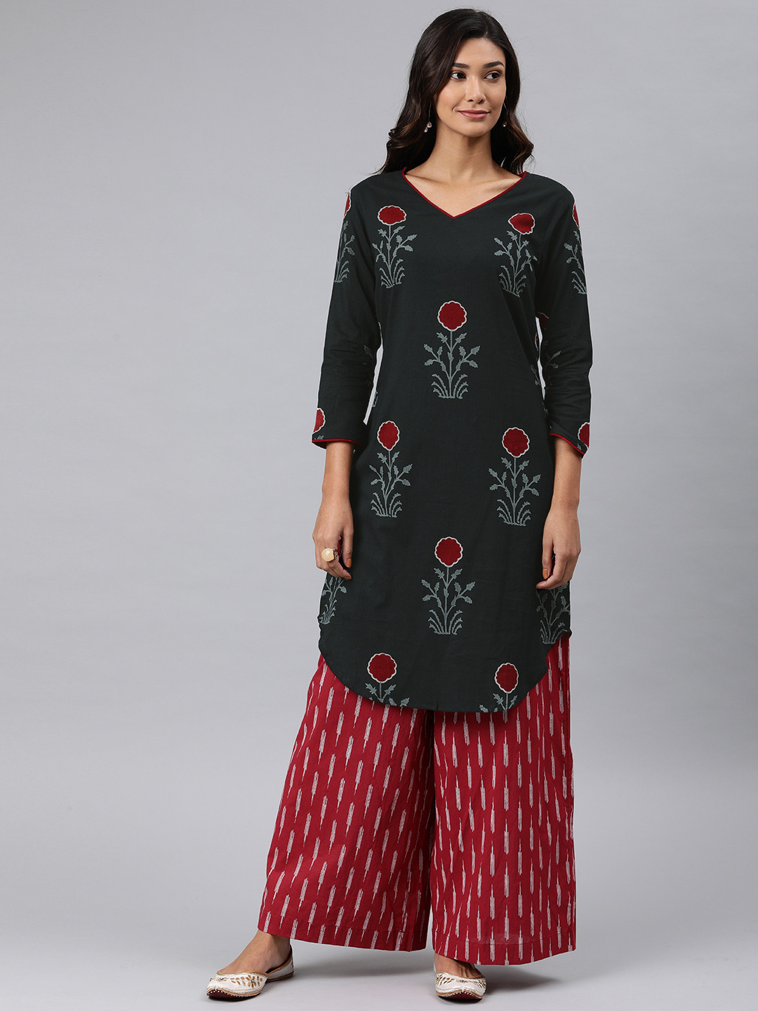 

AHIKA Women Black & Red Floral Printed A-Line Kurta