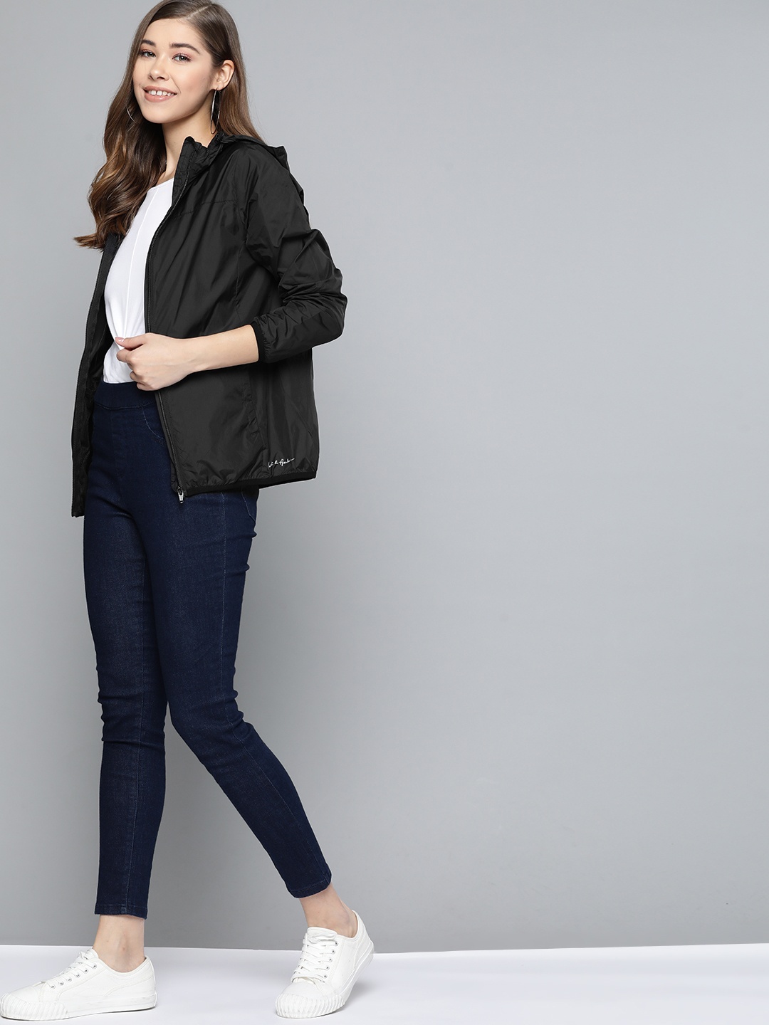 

Mast & Harbour Women Black Solid Lightweight Tailored Jacket