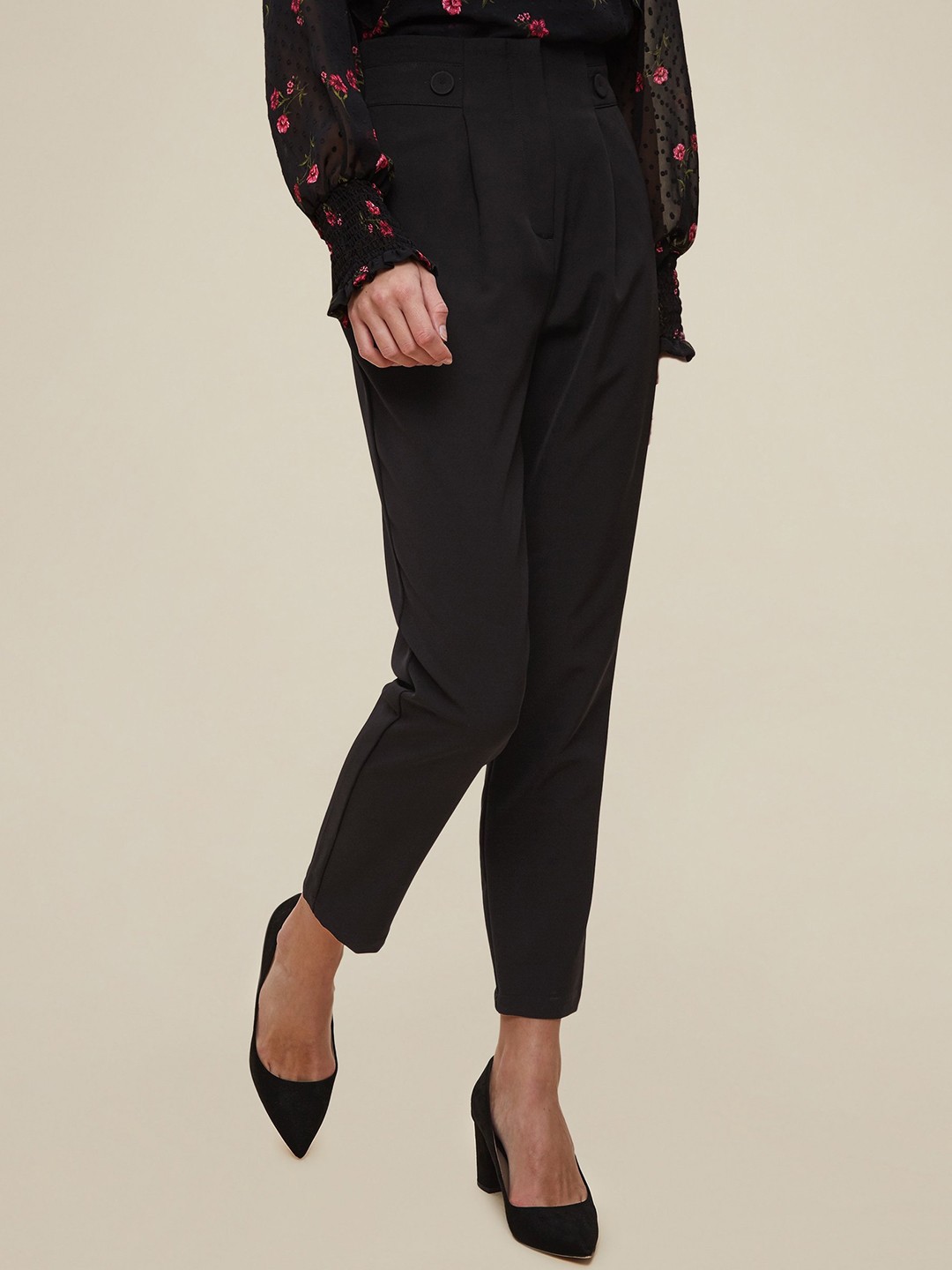 

DOROTHY PERKINS Women Black Tailored Fit Solid High-Waist Cropped Trousers