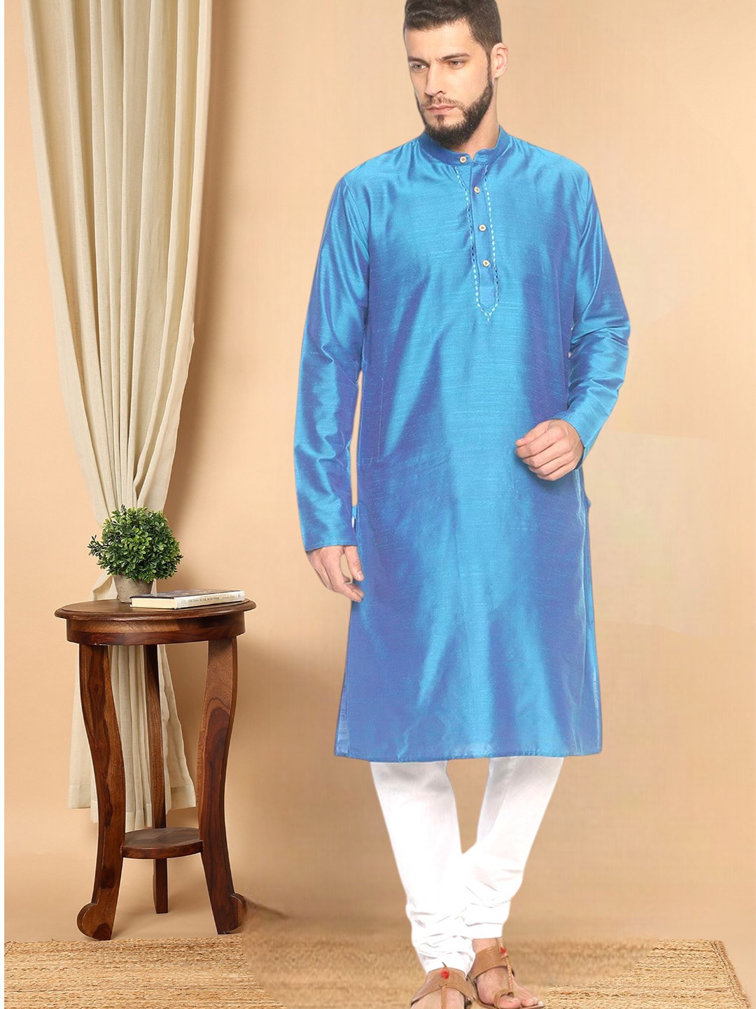 

TATTVA Men Blue Solid Straight Kurta