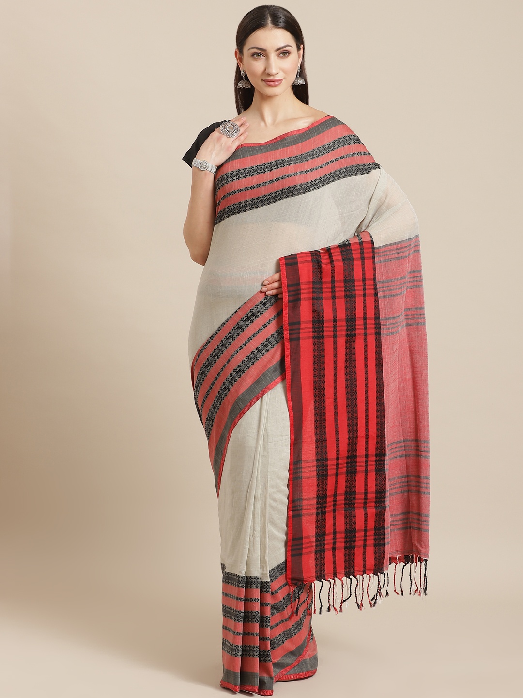 

Kalakari India Grey Pure Cotton Solid Handloom Saree