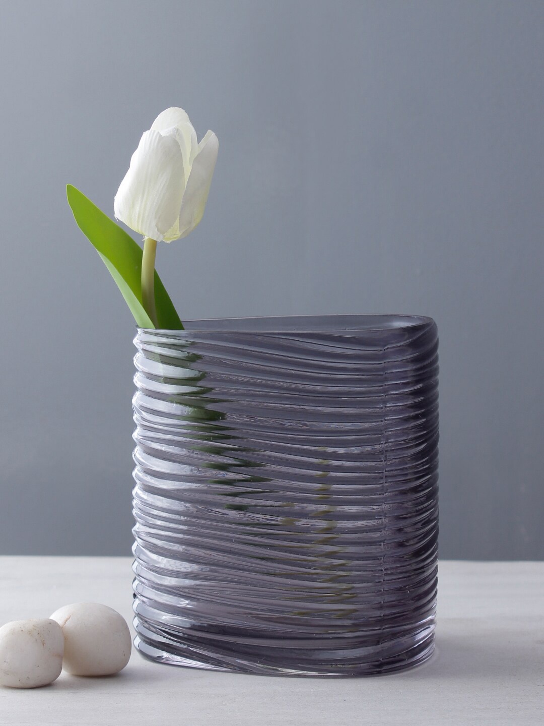 

TAYHAA Grey Textured Glass Flower Vase