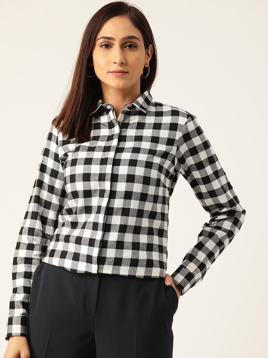 

Hancock Women Black & White Slim Fit Checked Formal Shirt