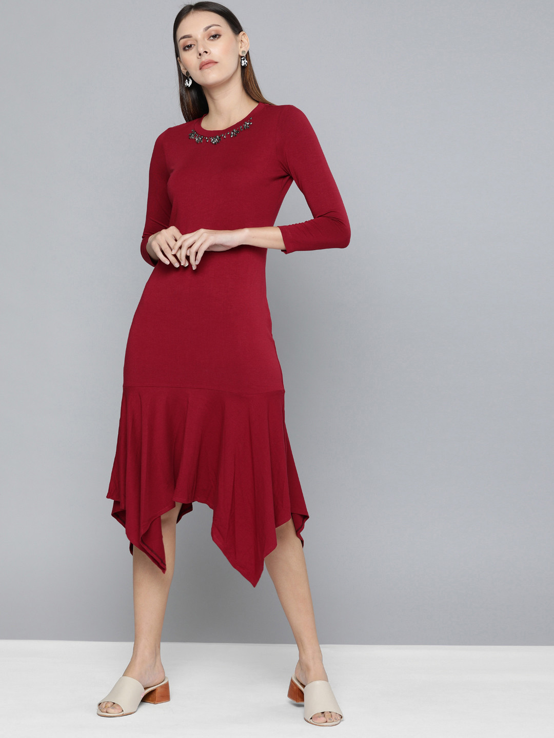 

Chemistry Women Burgundy Solid Drop-Waist Dress with Jewel Neck