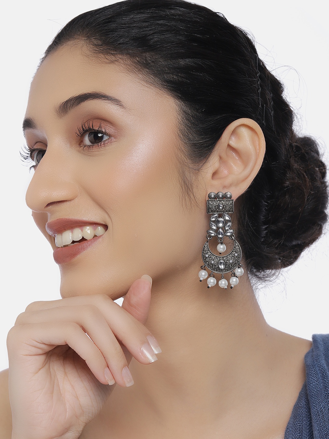 

LAIDA Silver-Toned Oxidized Rhodium-Plated Handcrafted Kundan Classic Drop Earrings