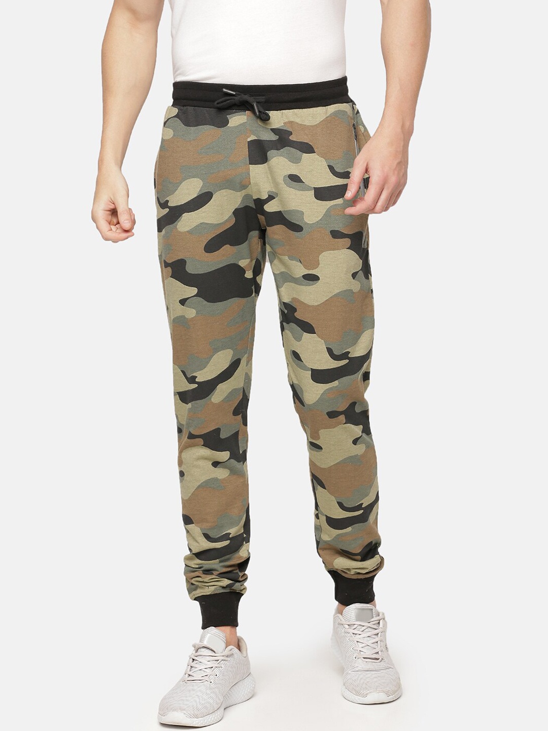 

Chennis Men Olive Green Camo Printed Joggers