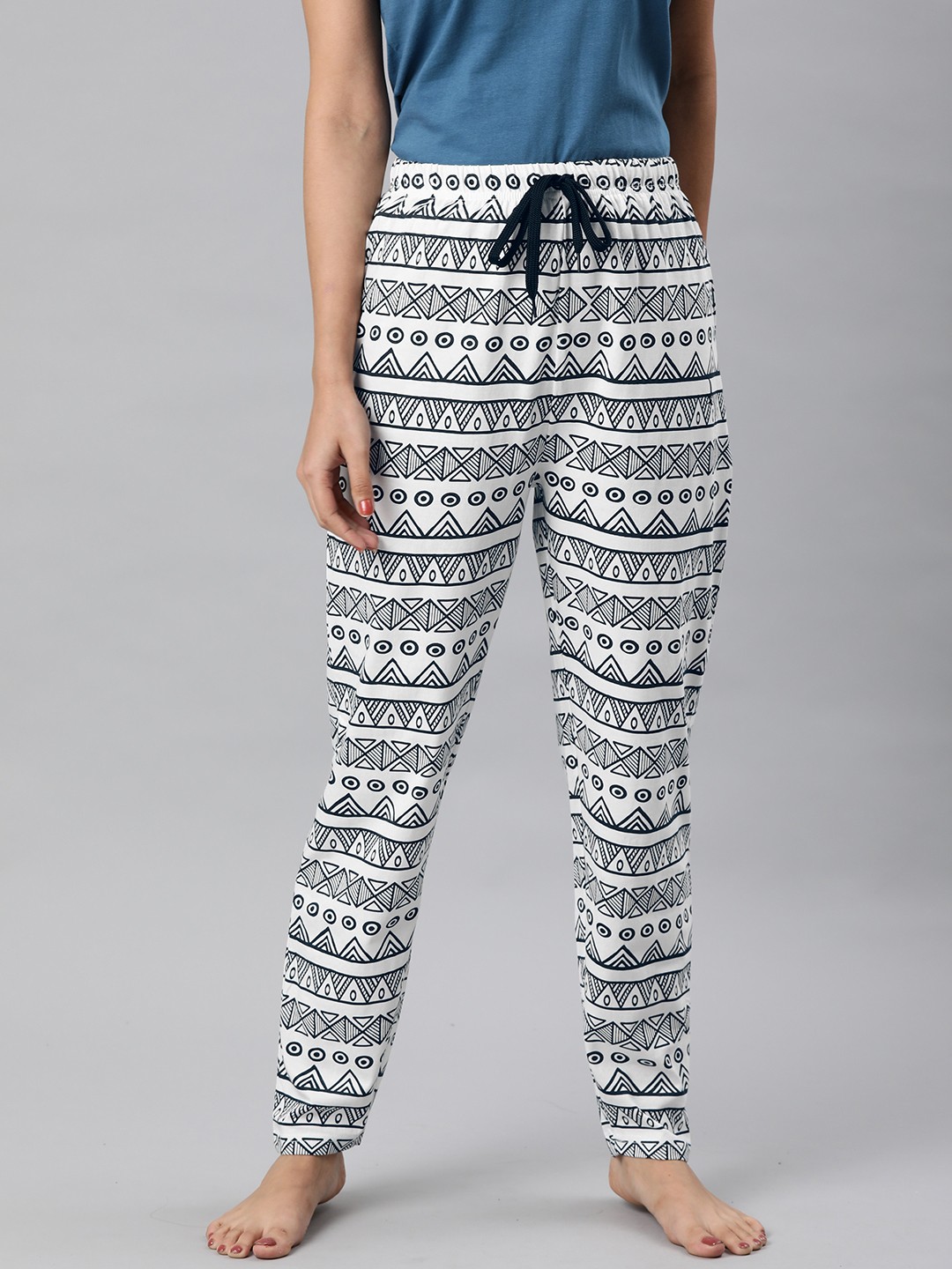 

QUARANTINE Women White & Black Printed Lounge Pants