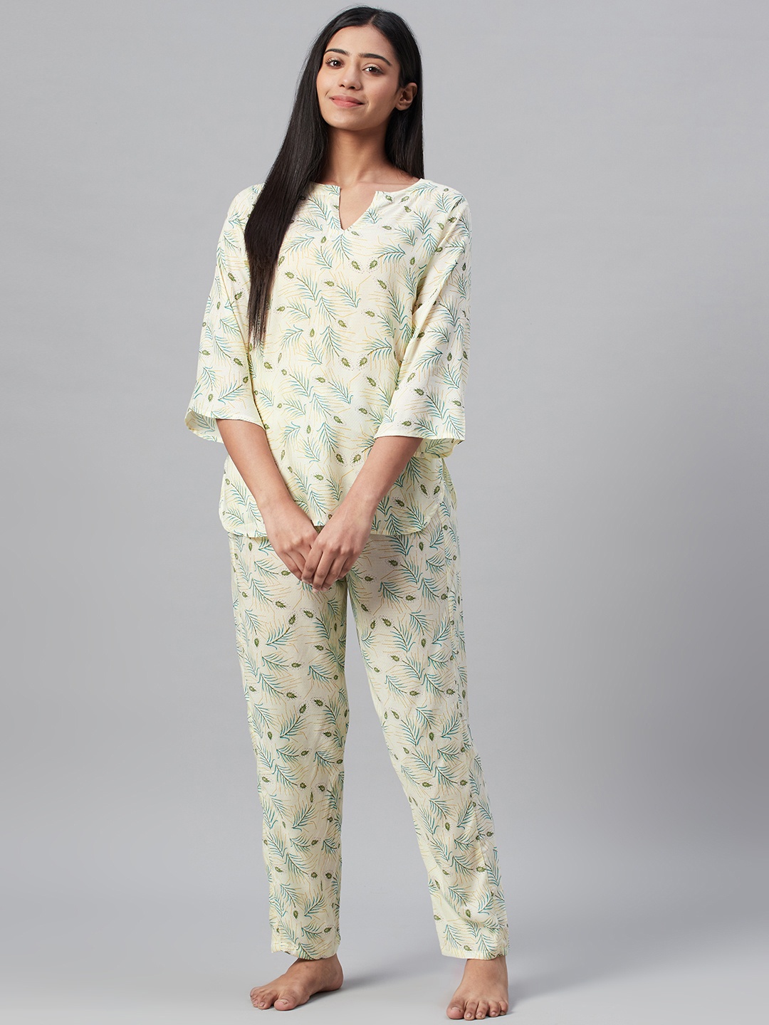 

RUNWAYIN Women Off-White & Teal Green Printed Night suit