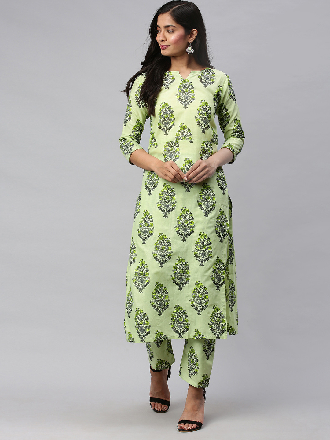 

GoSriKi Women Green & Grey Printed Kurta with Trousers