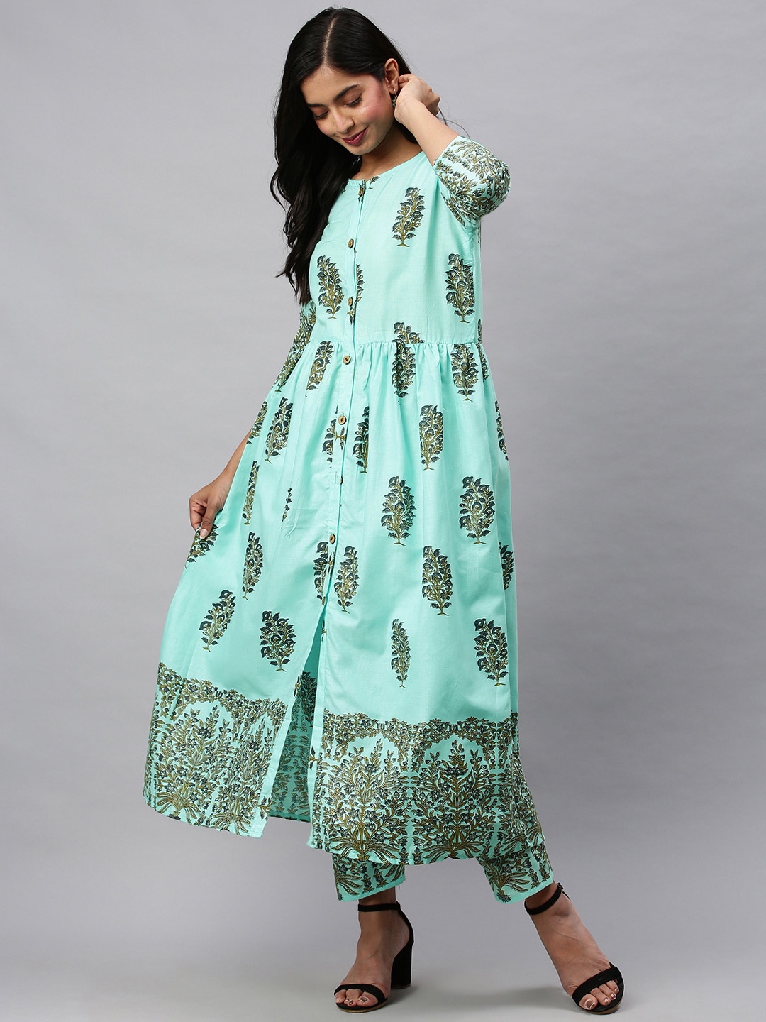 

GoSriKi Women Turquoise Blue & Green Printed Kurta with Trousers