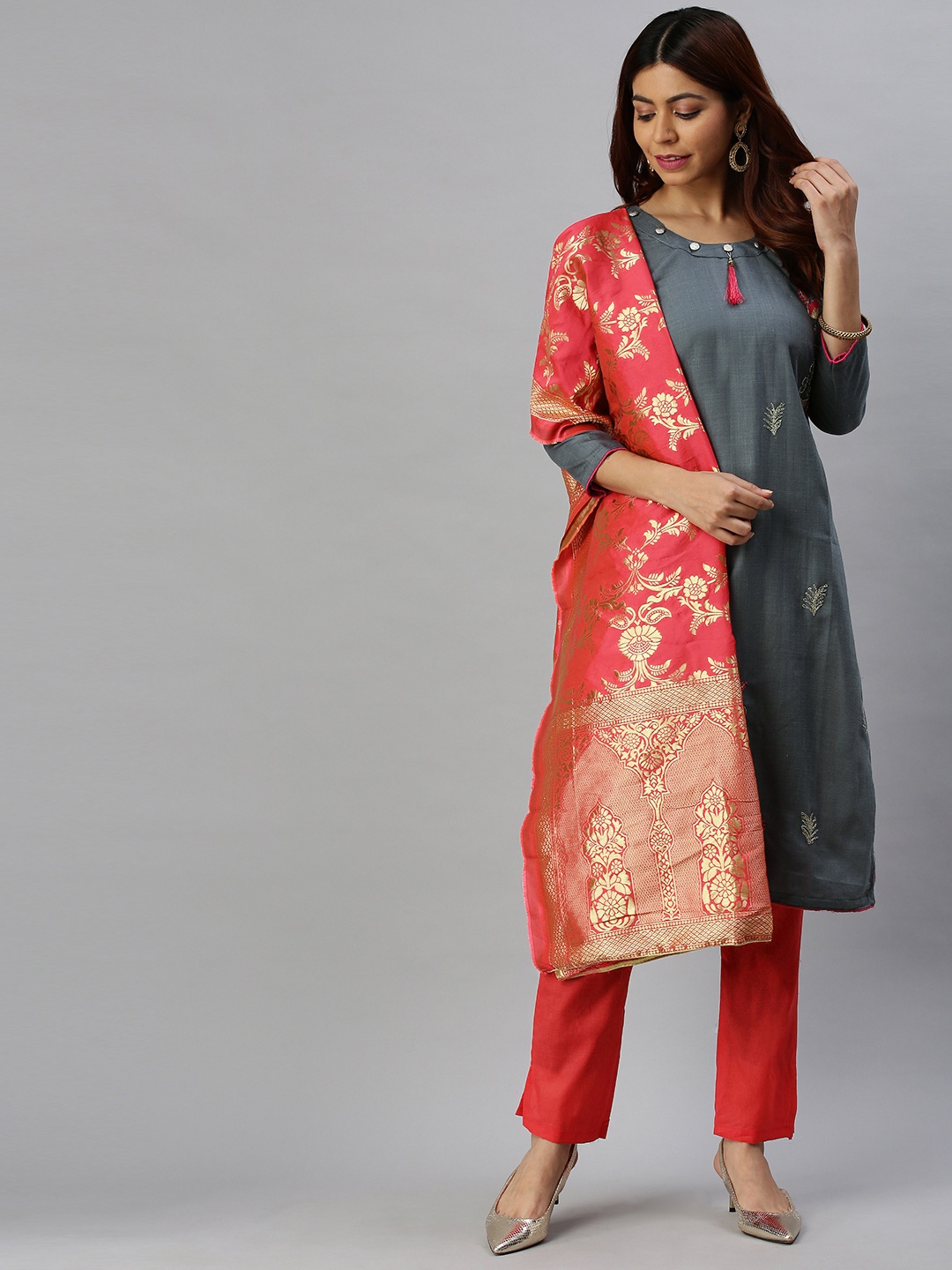 

Blissta Grey & Pink Cotton Blend Unstitched Dress Material