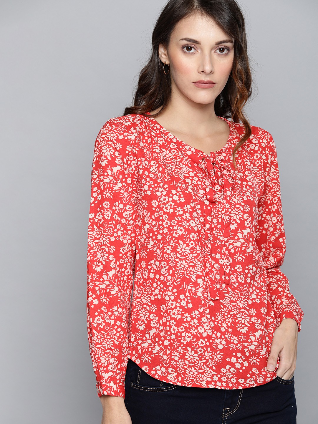 

Chemistry Women Red & Beige Floral Printed Tie-Up Neck Top
