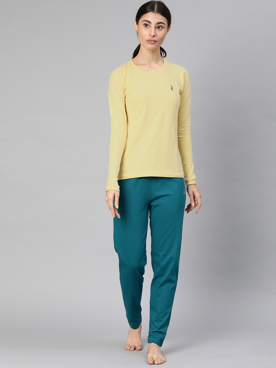 

QUARANTINE Women Yellow & Teal Blue Solid Night suit
