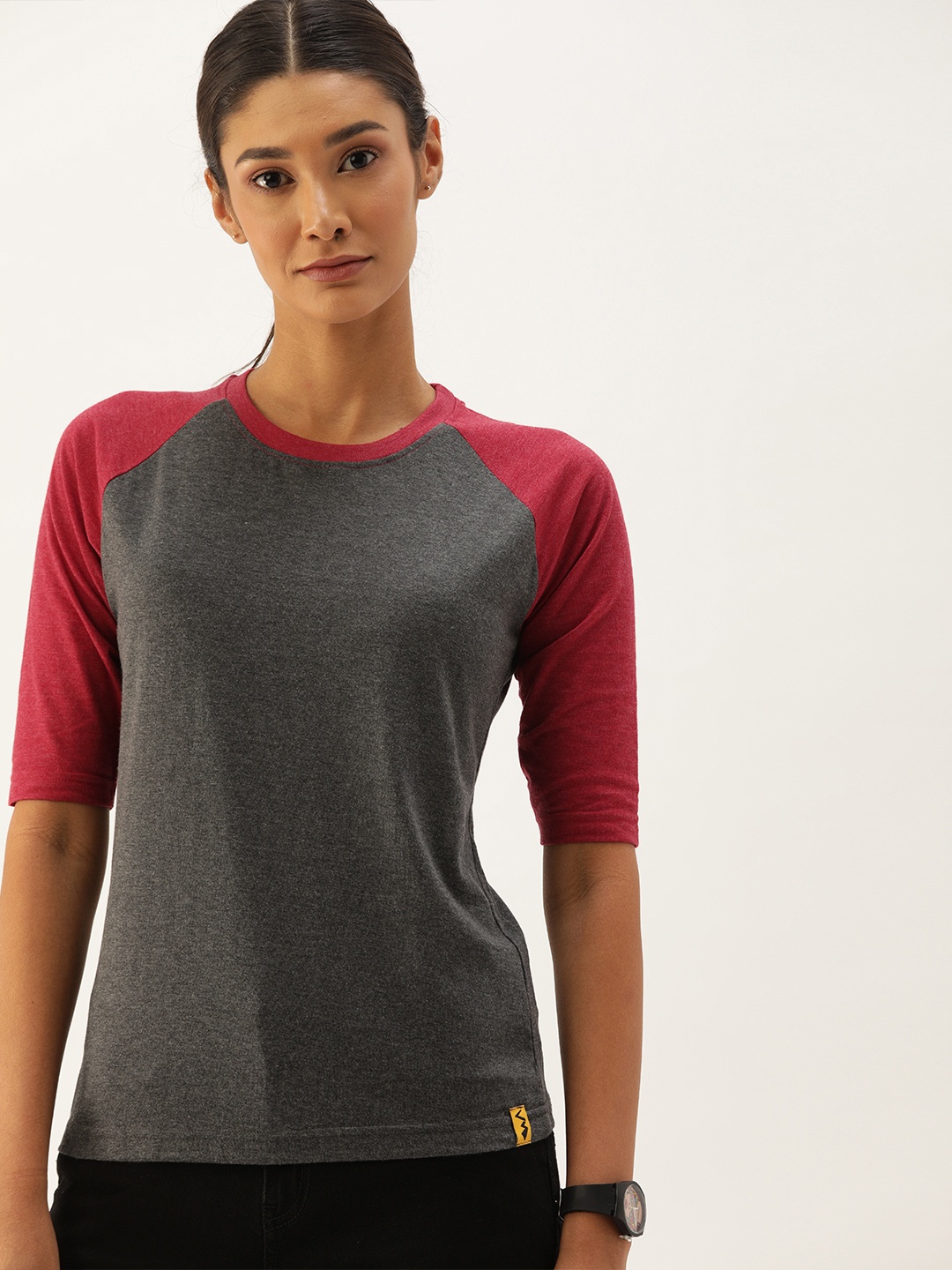 

Campus Sutra Women Grey & Maroon Solid Top