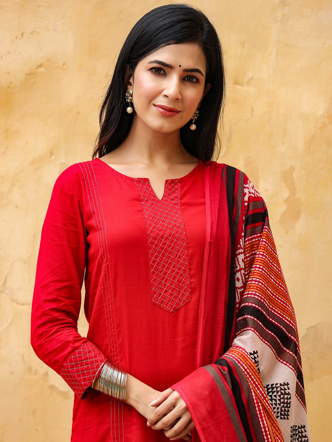 

AHIKA Women Maroon Solid Kurta with Pyjamas & Dupatta