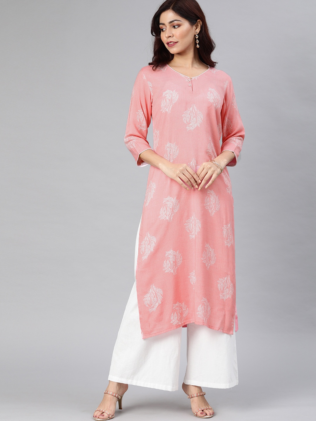 

AHIKA Women Pink Floral Printed Straight Kurta