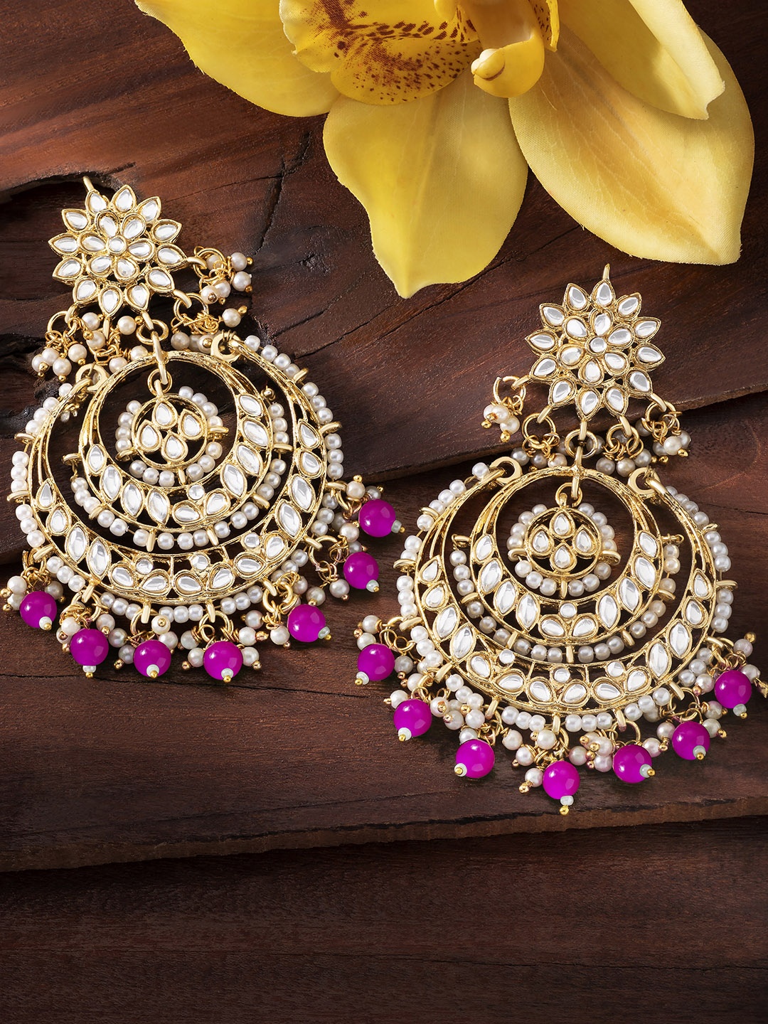 

Peora Gold-Plated Kundan Classic Chandbalis