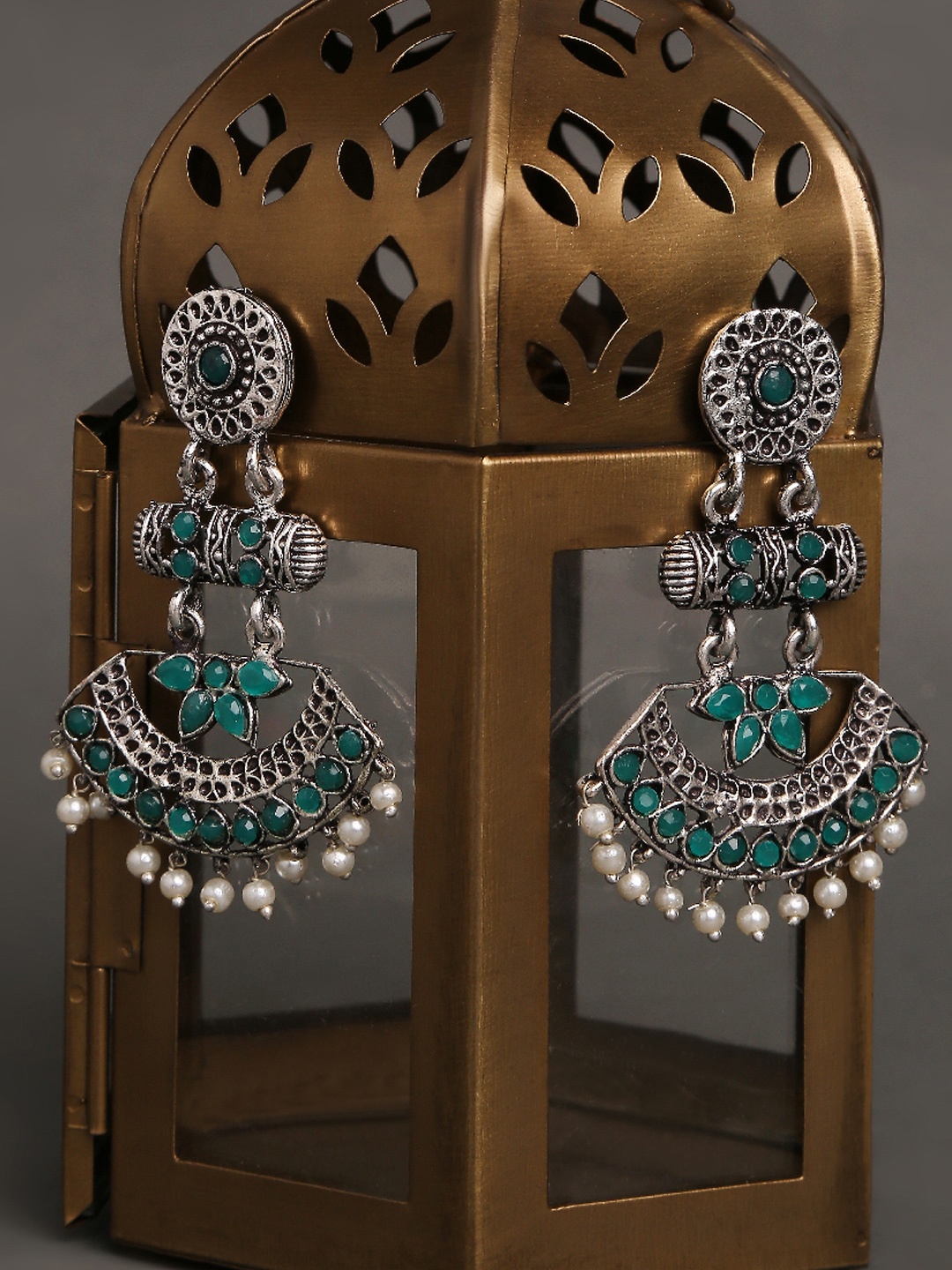 

OOMPH Silver-Toned & Green Oxidised Classic Drop Earrings