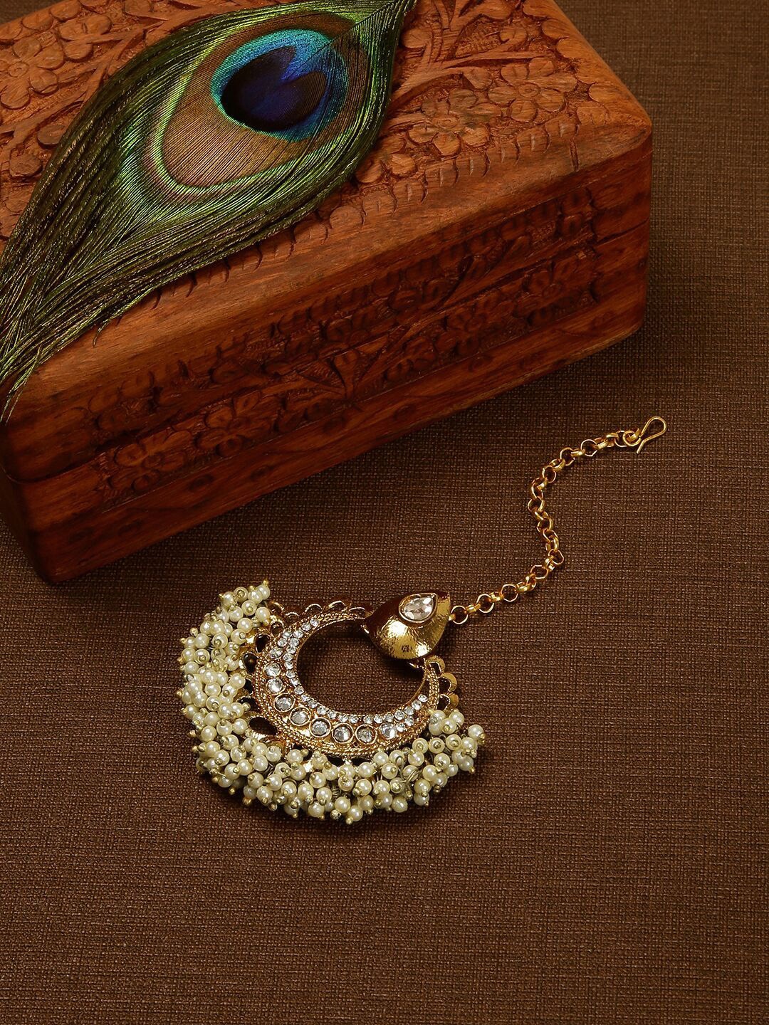 

Fida Gold-Toned & White Maang Tikka
