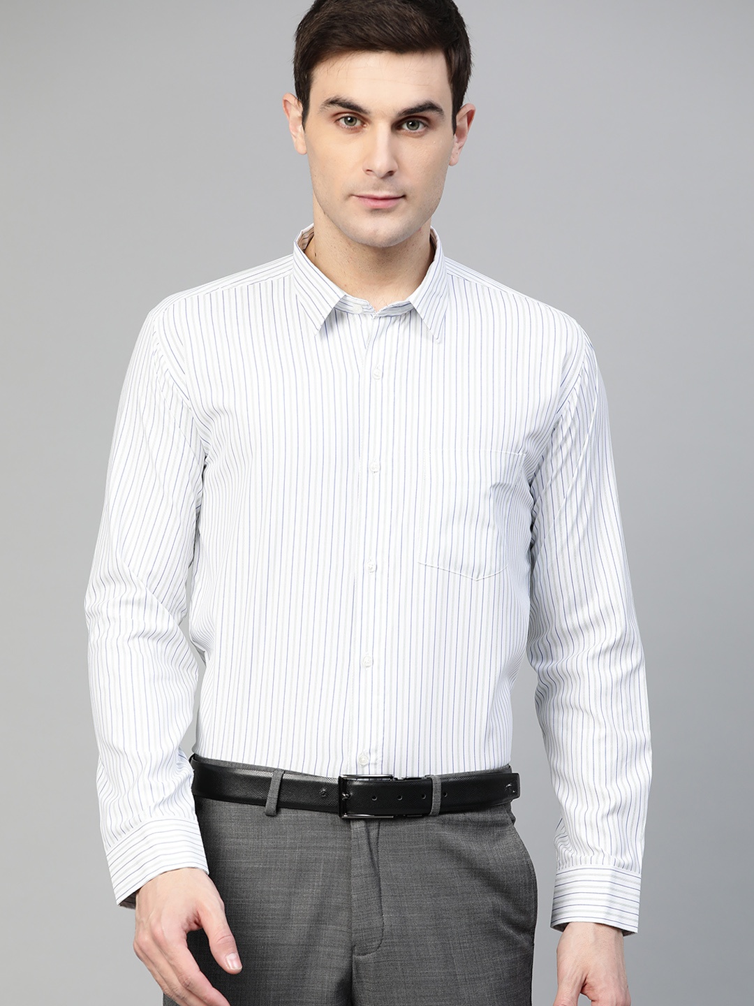 

DENNISON Men White & Blue Slim Fit Striped Formal Shirt