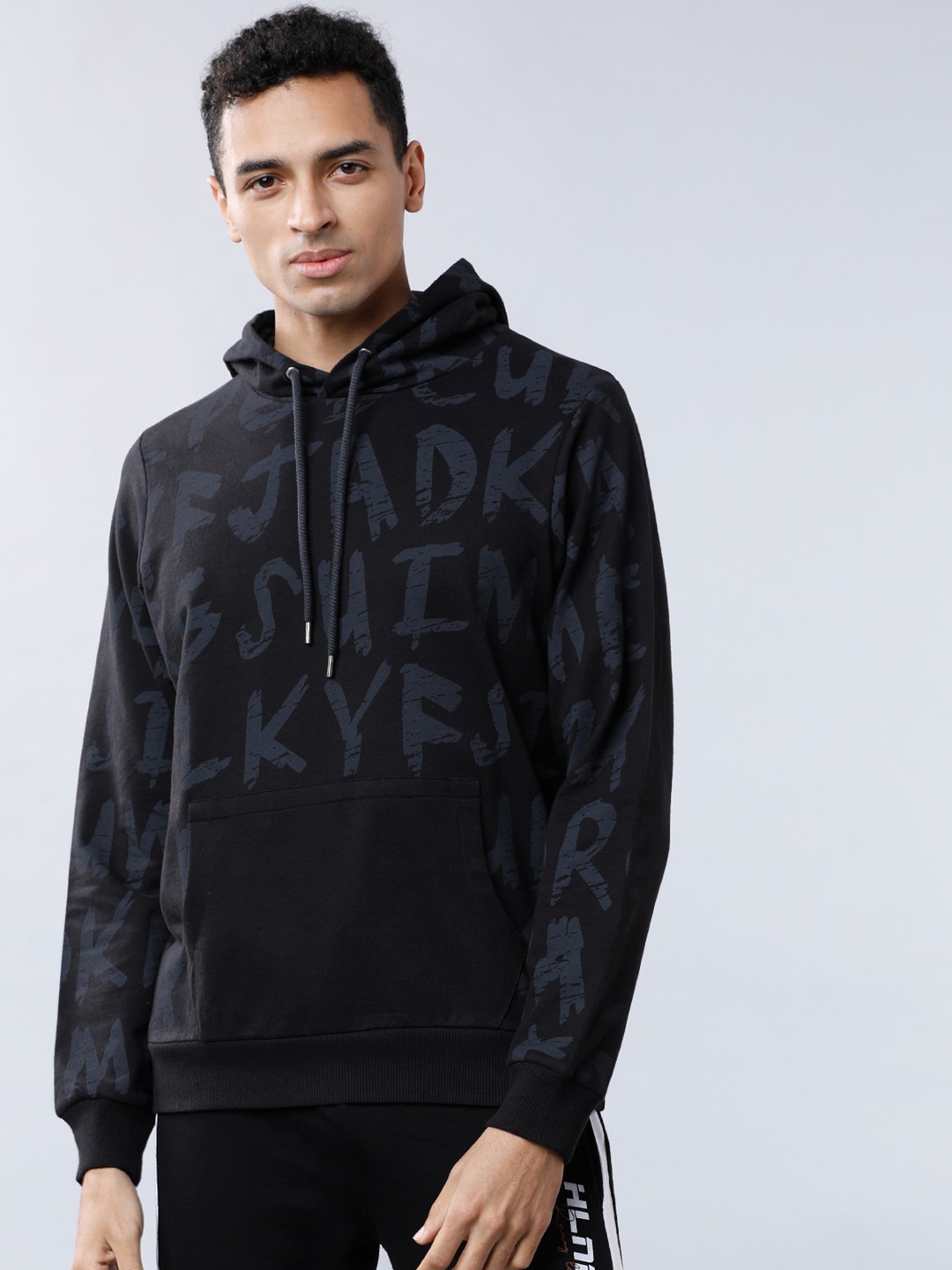 

HIGHLANDER Men Black Printed Hooded Sweatshirt