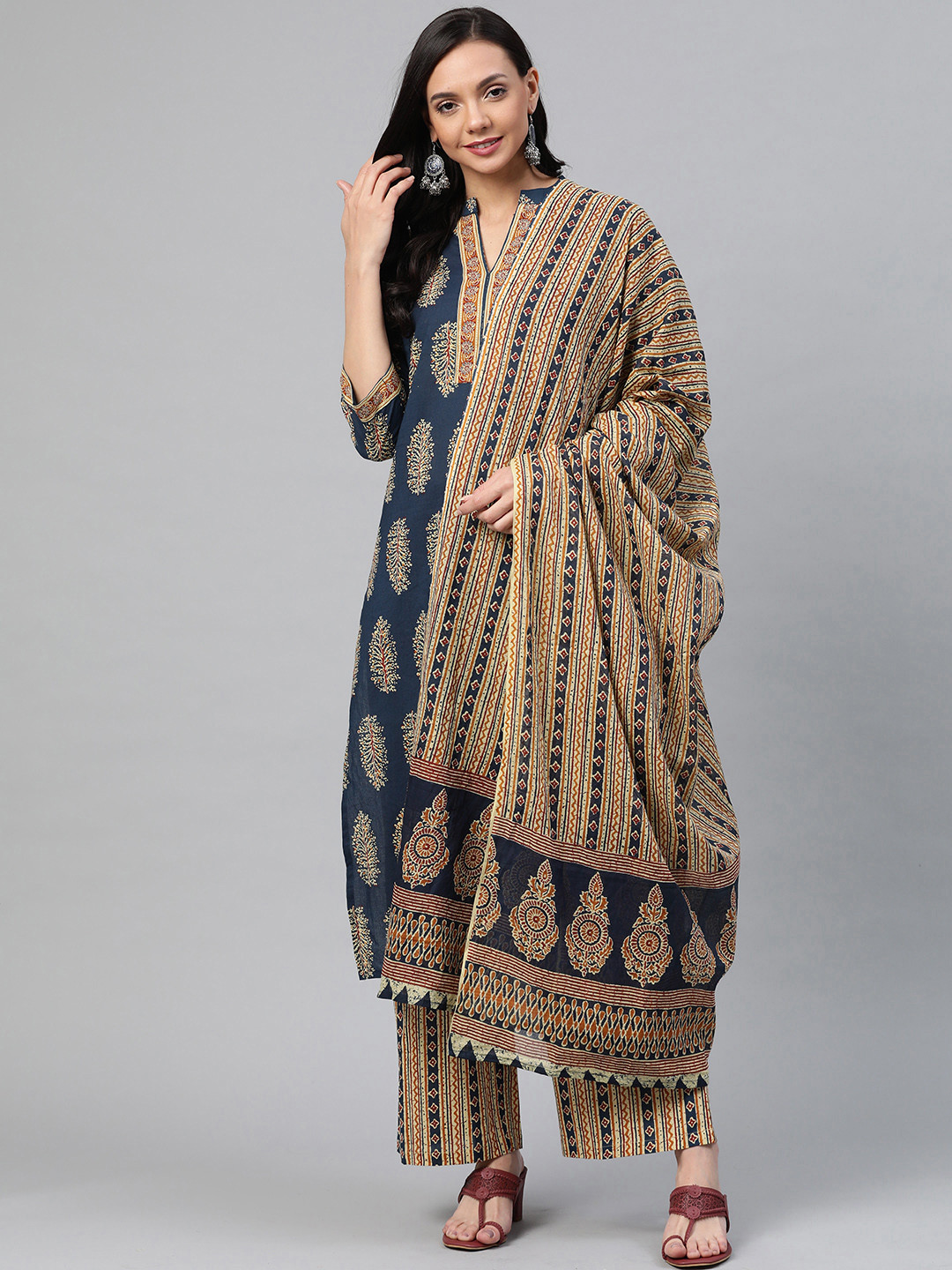

Yuris Women Navy Blue & Beige Printed Kurta with Palazzos & Dupatta