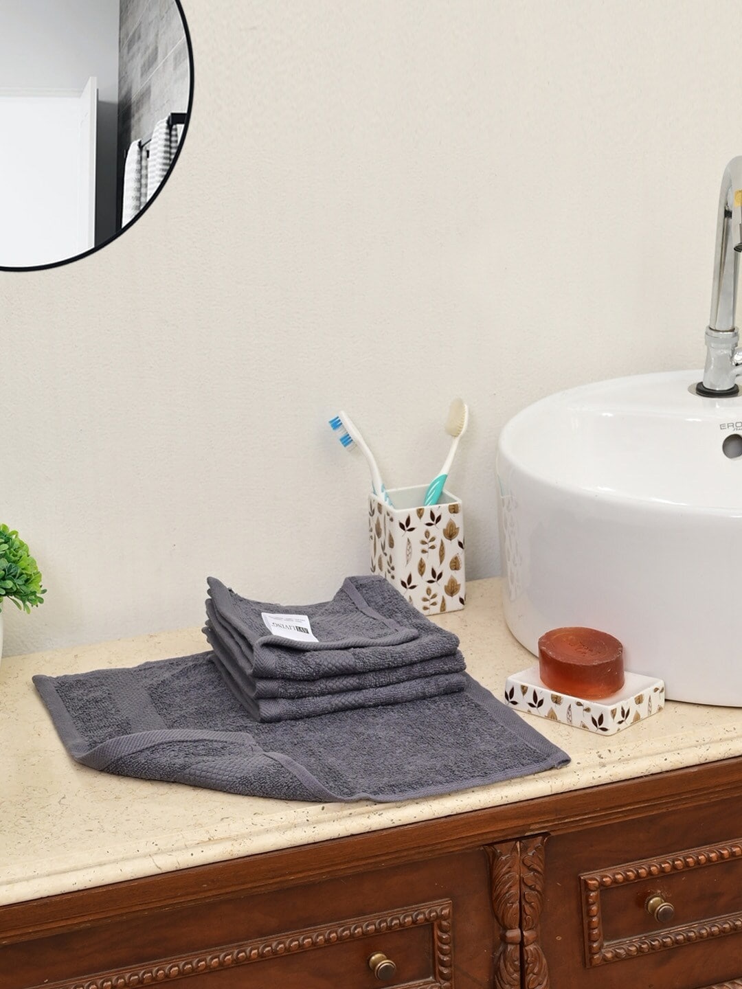 

AVI Living Set of 4 Charcol Grey Solid 550 GSM Cotton Face Towels, Charcoal