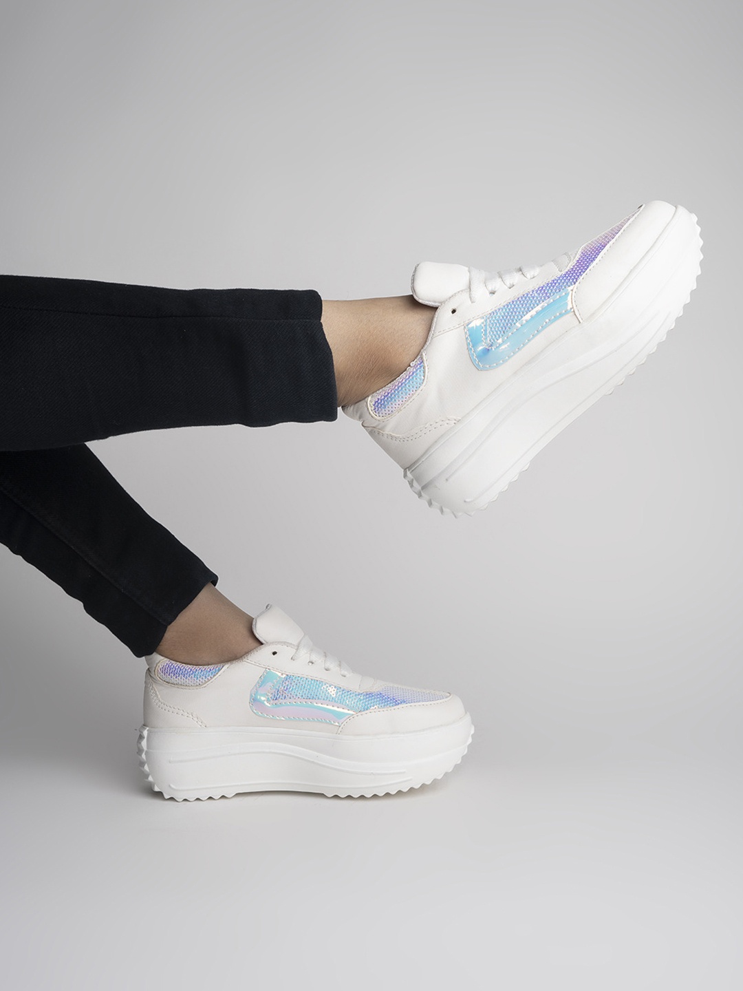 

Shoetopia Girls White Sneakers