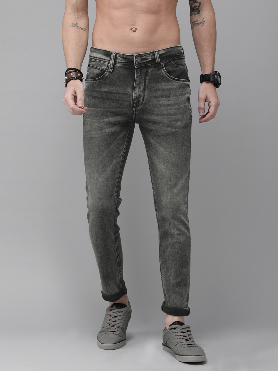 

The Roadster Lifestyle Co Men Grey Skinny Fit Mid-Rise Clean Look Stretchable Jeans