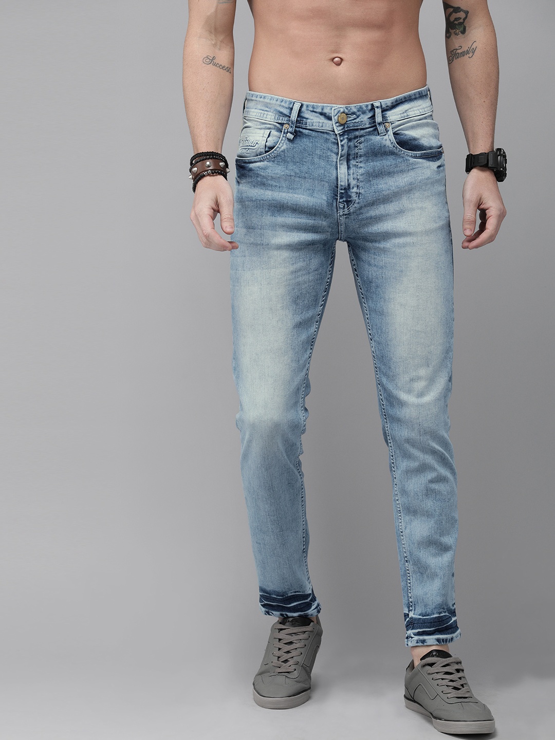 

The Roadster Lifestyle Co Men Blue Slim Tapered Fit Mid-Rise Clean Look Stretchable Jeans