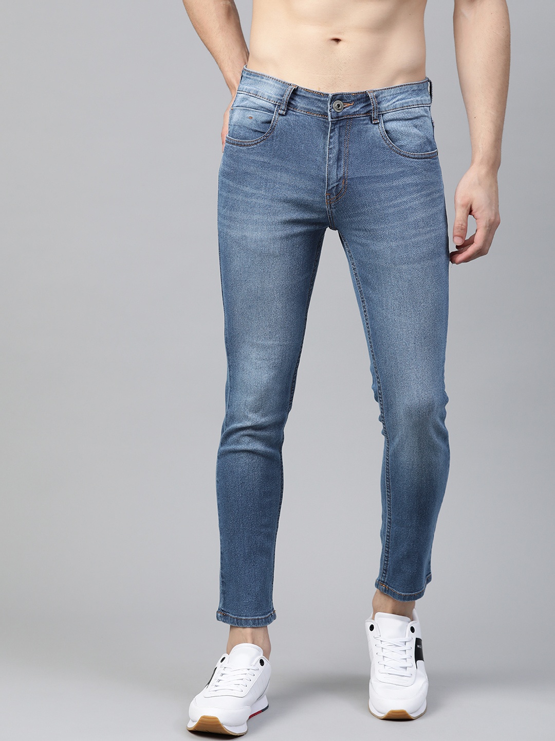 

The Roadster Lifestyle Co Men Navy Blue Solid Skinny Fit Light Fade Stretchable Jeans