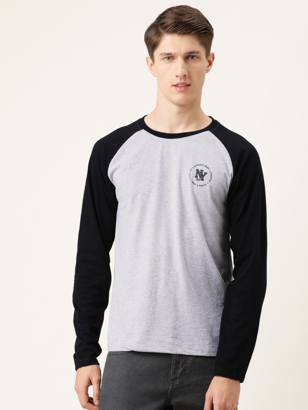 

The Indian Garage Co Men Grey Melange Solid Round Neck T-shirt With Contrast Sleeves