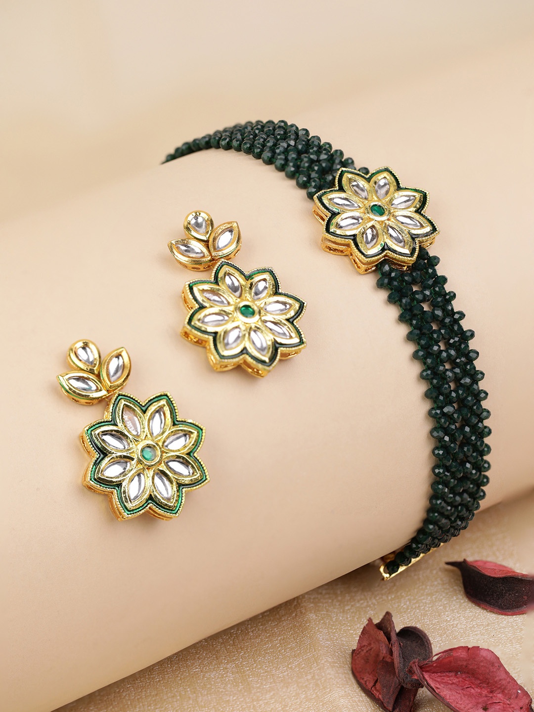 

Priyaasi Green Gold-Plated Kundan Studded & Beaded Handcrafted Enamelled Jewellery Set