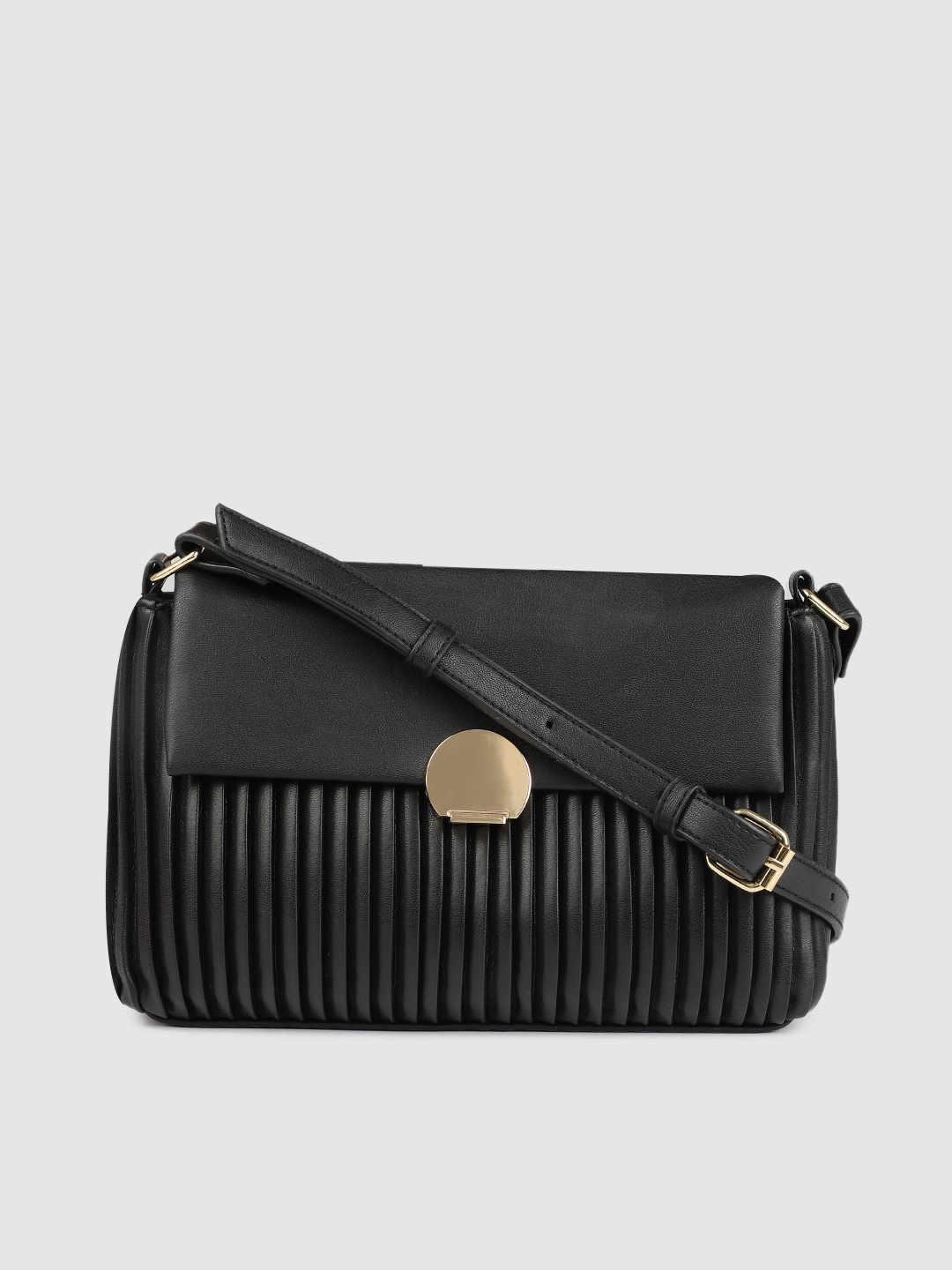 

Accessorize Black Solid Sling Bag