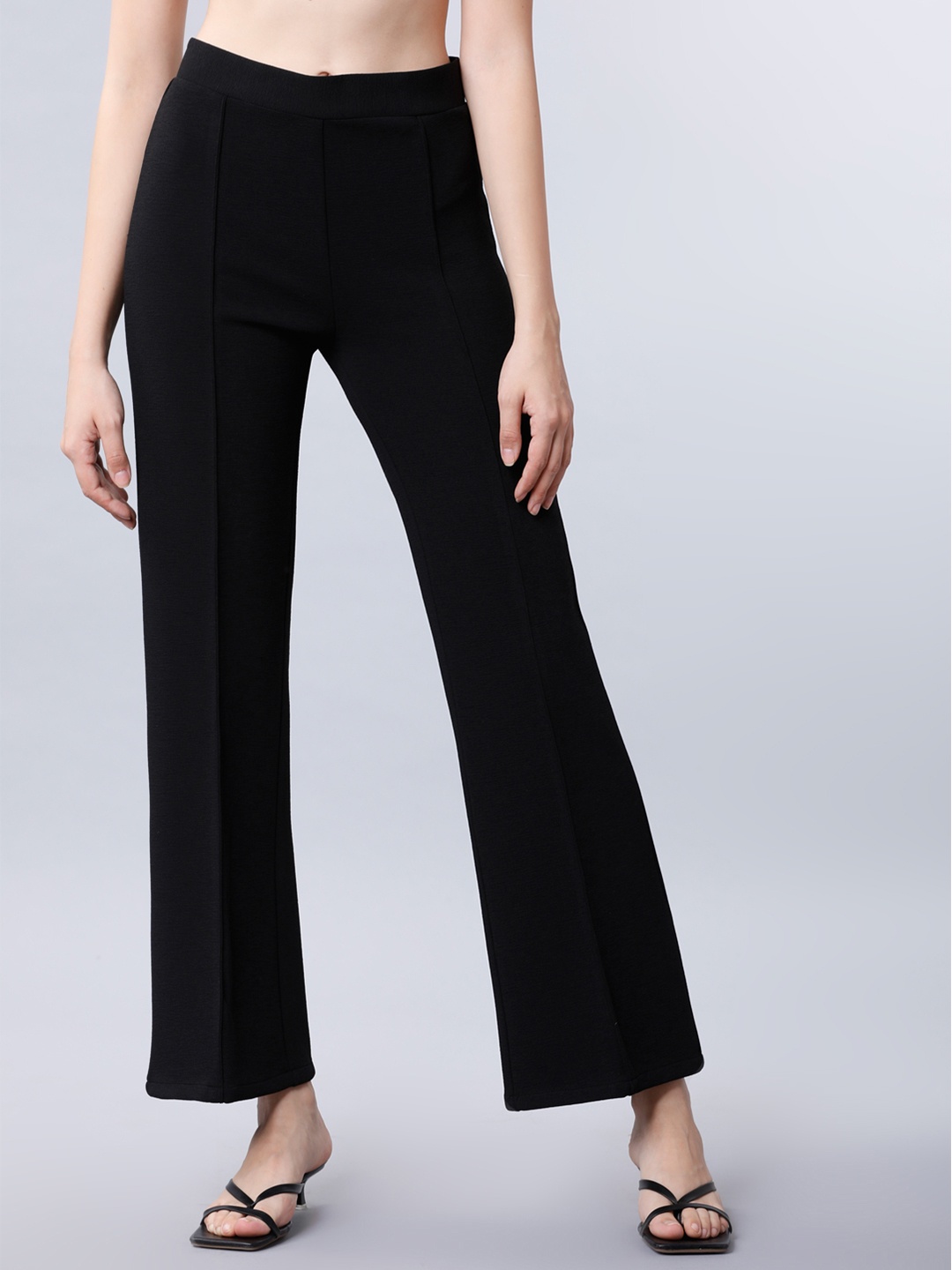 

Basics By Tokyo Talkies Women Black Regular Fit Solid Parallel Trousers