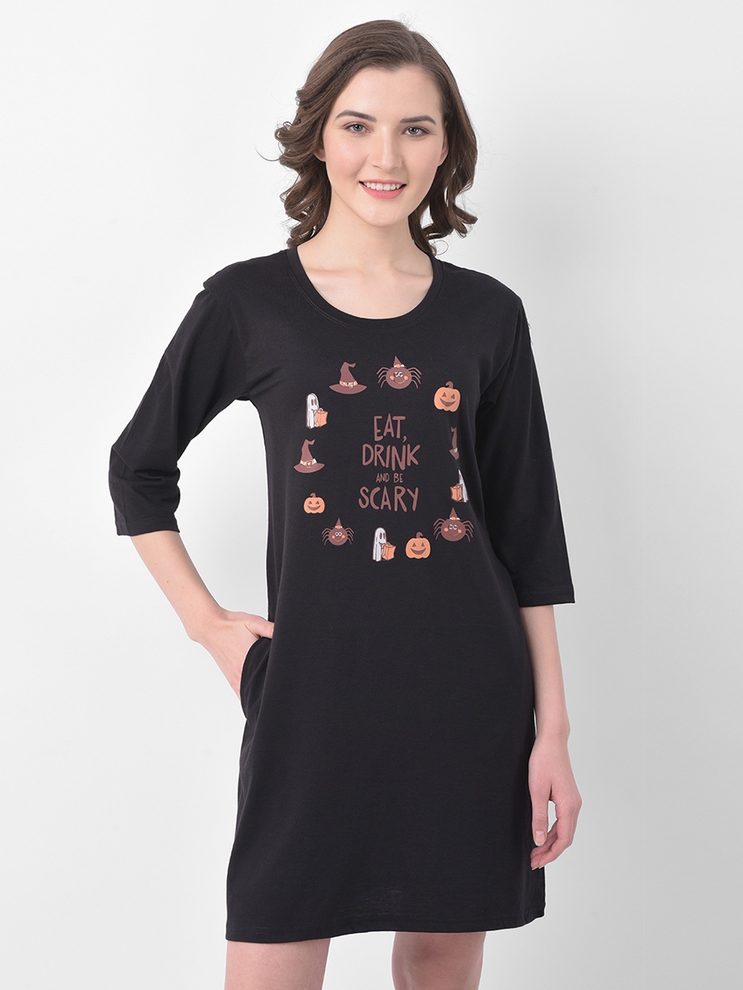 

Clovia Women Black & Orange Printed Nightdress