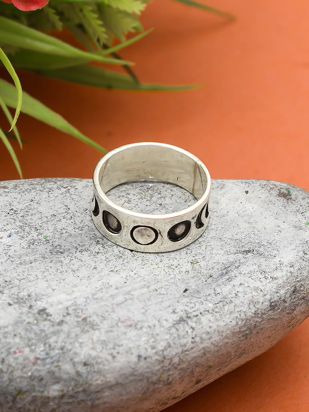 

Silvermerc Designs Women Silver-Plated & Black Oxidised Trendy Finger Ring