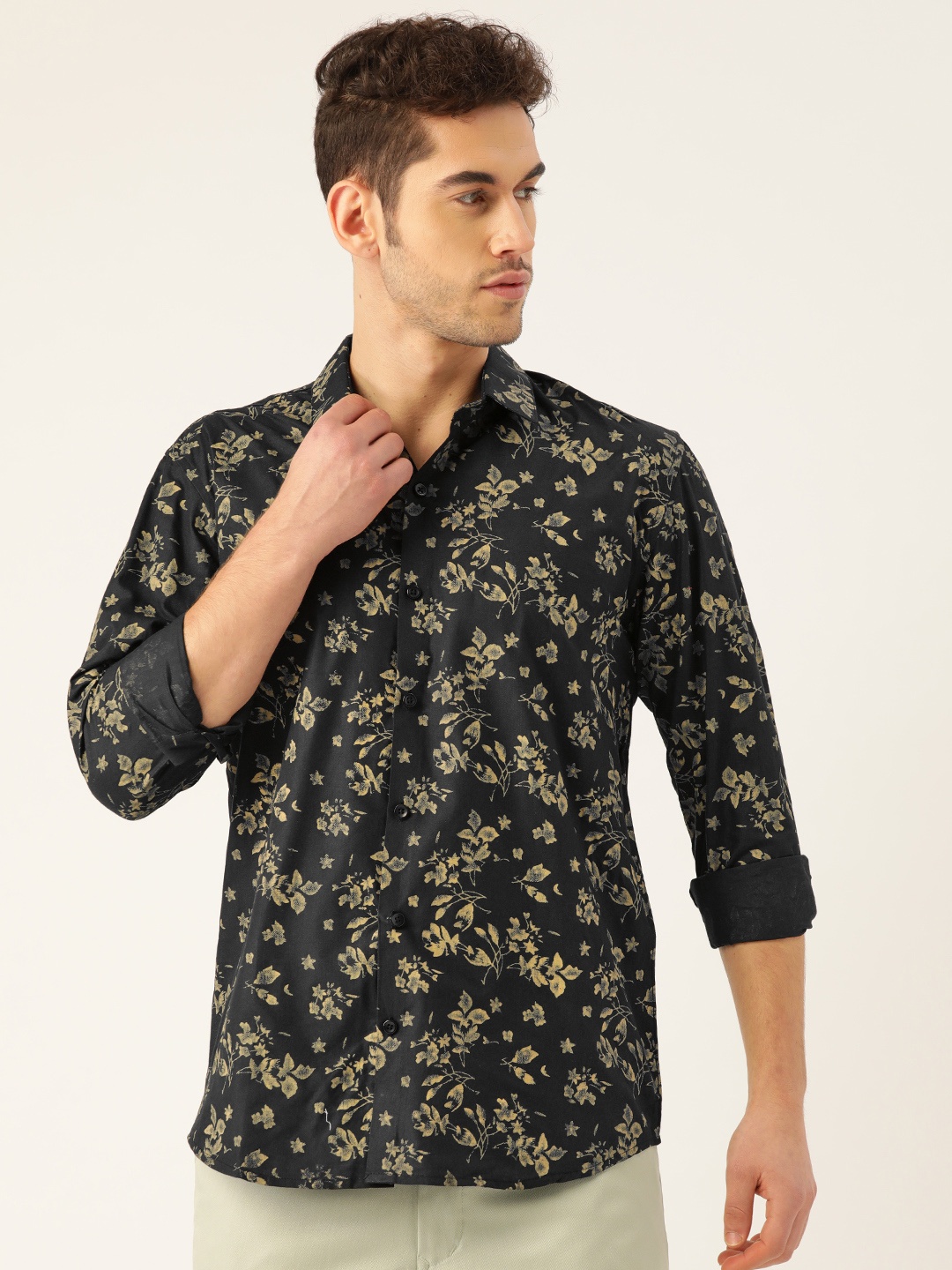 

SOJANYA Men Black & Green Classic Regular Fit Floral Print Casual Shirt