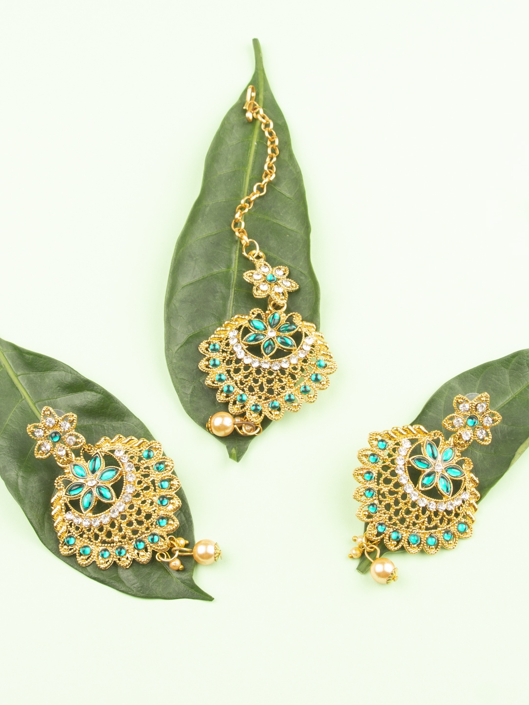 

AccessHer Gold-Toned Brass-Plated Embellished Maang Tika with Earrings