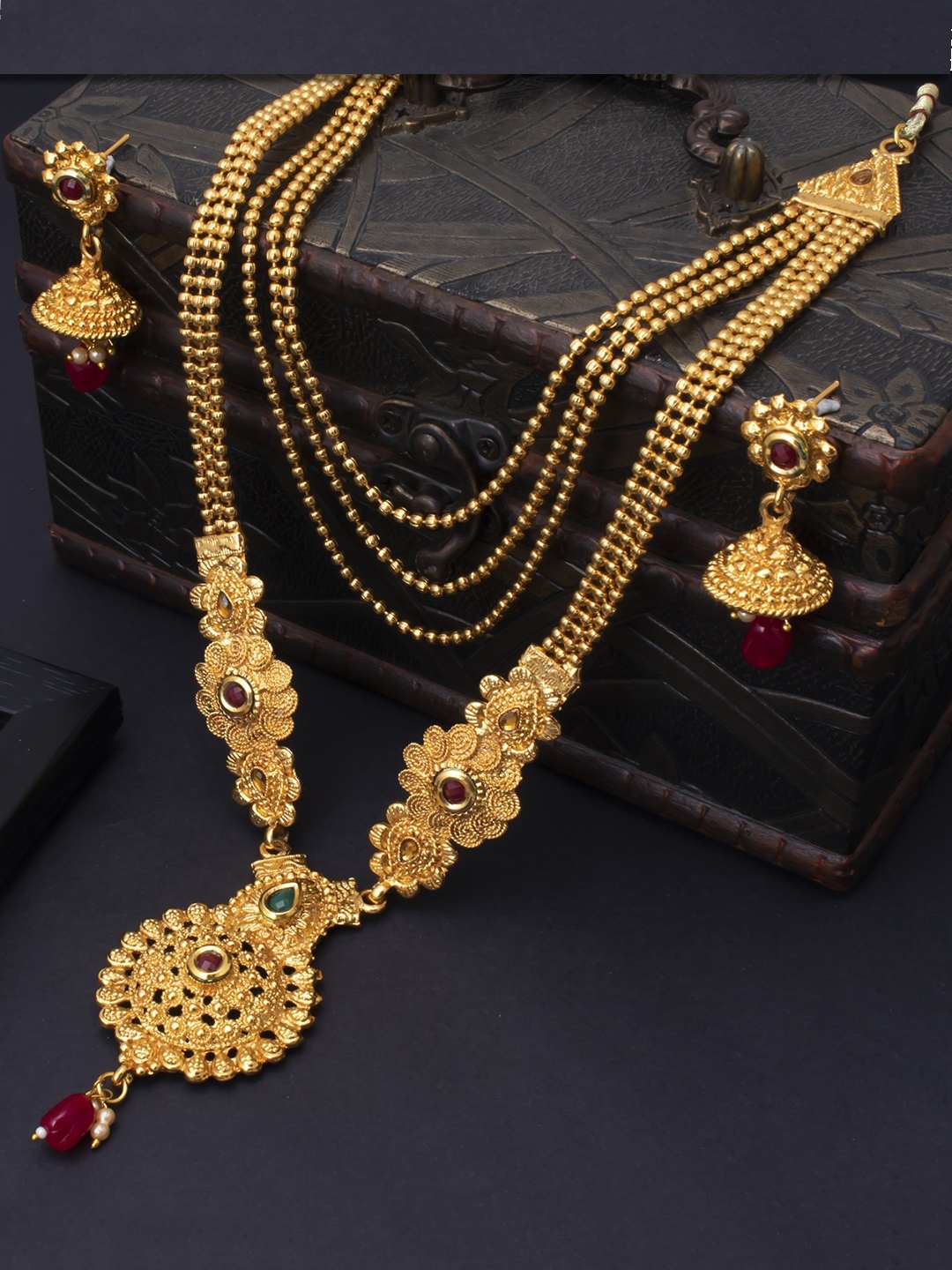 

Sukkhi Gold-Plated & Maroon Stone-Studded & Pearl Beaded Jewellery Set