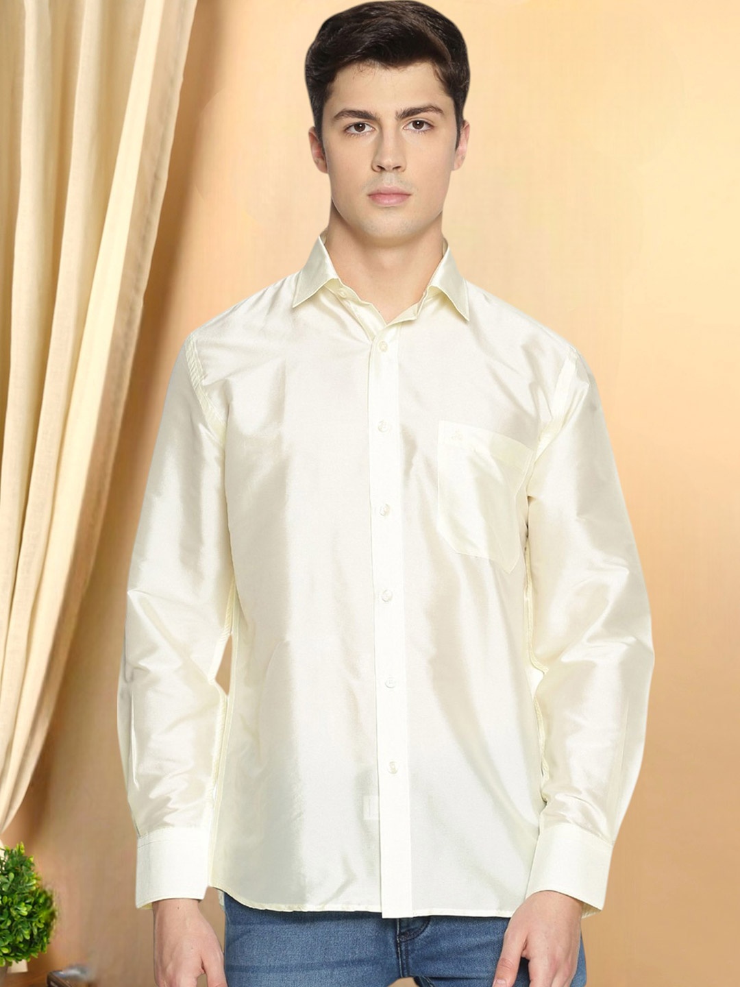 

TATTVA Men Cream-Coloured Slim Fit Solid Casual Shirt