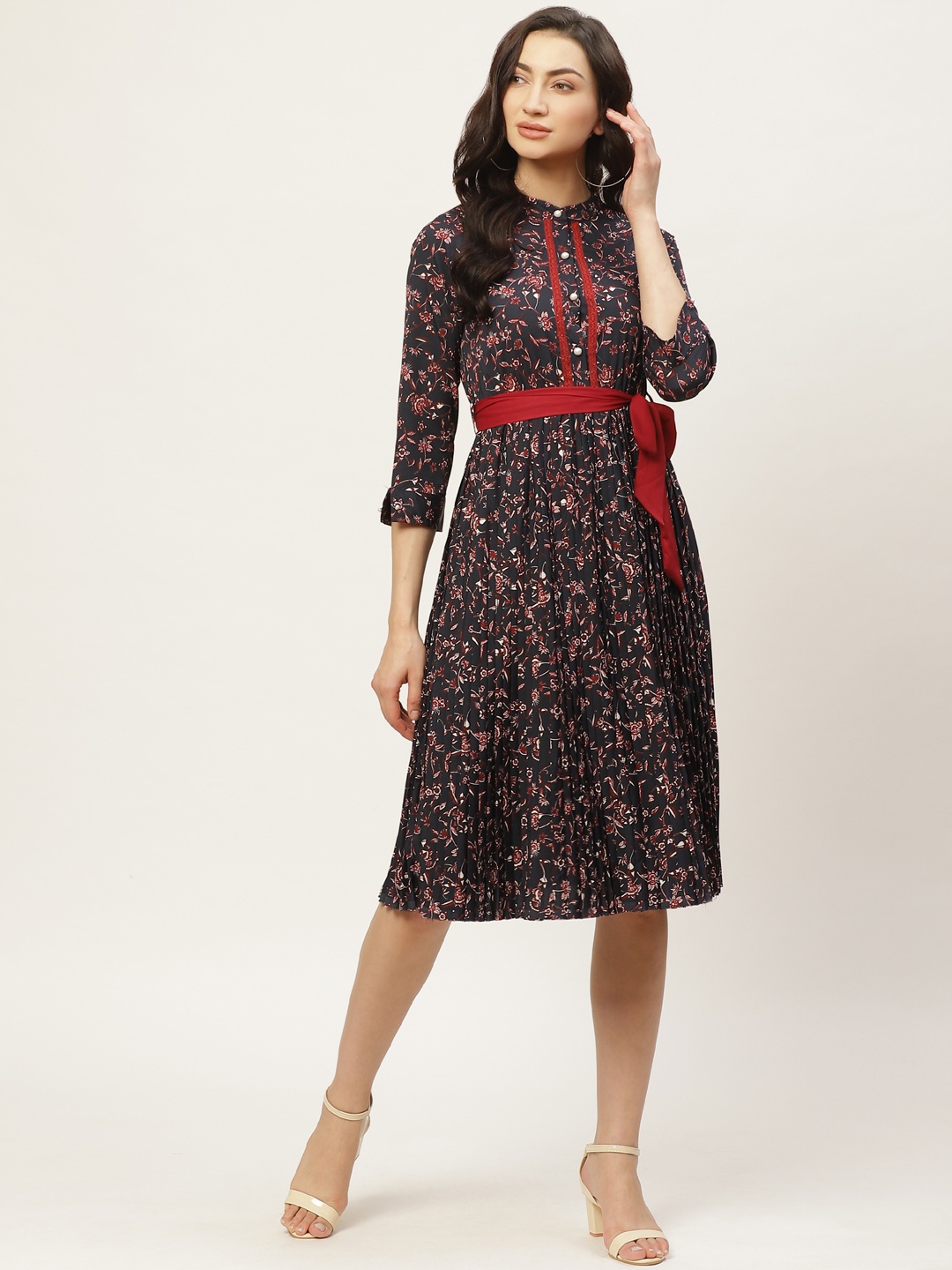 

Antheaa Women Navy Blue & Red Floral Print Accordion Pleat A-Line Dress With Belt