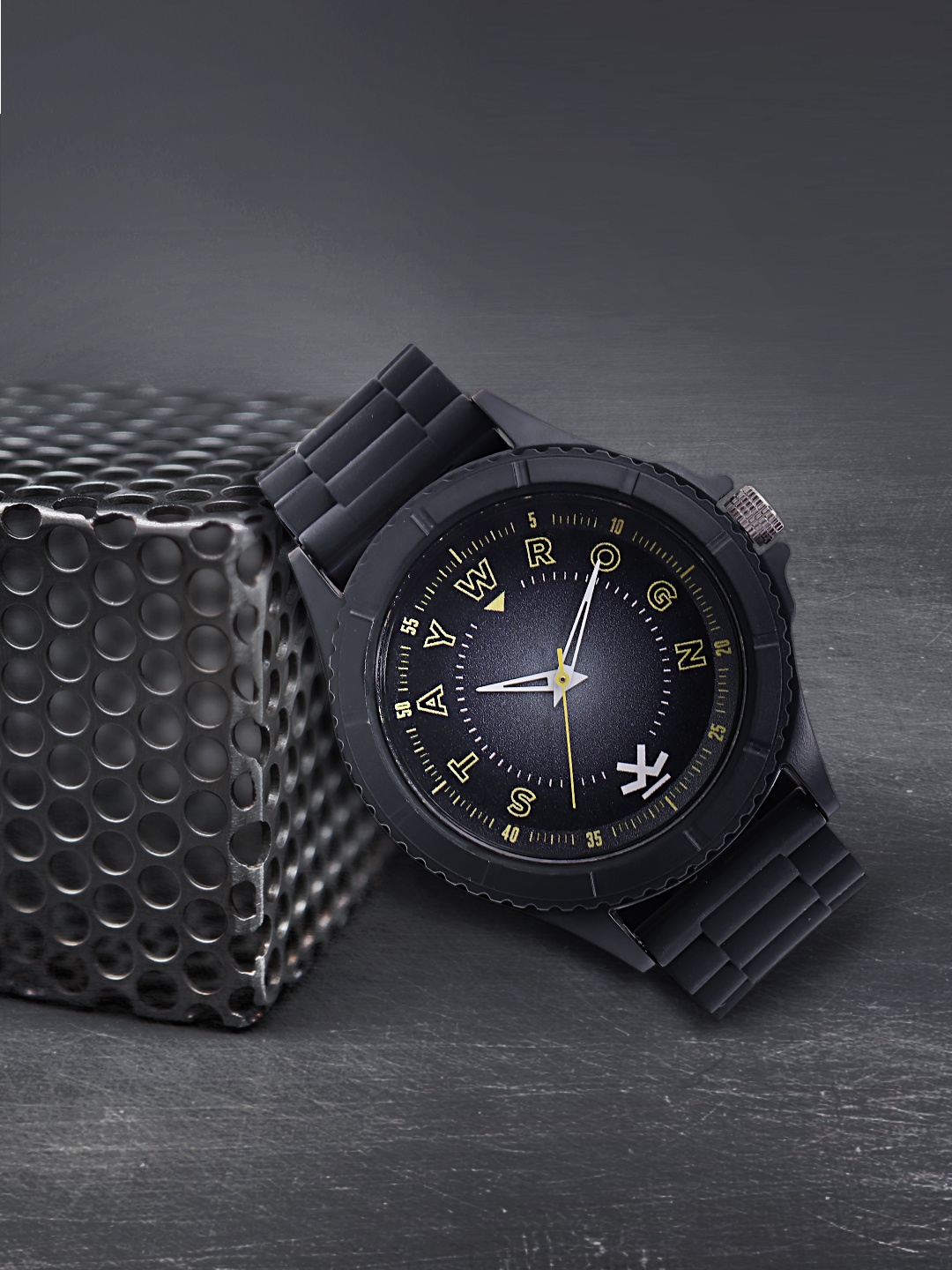 

WROGN Men Black Analogue Watch WRG00047D