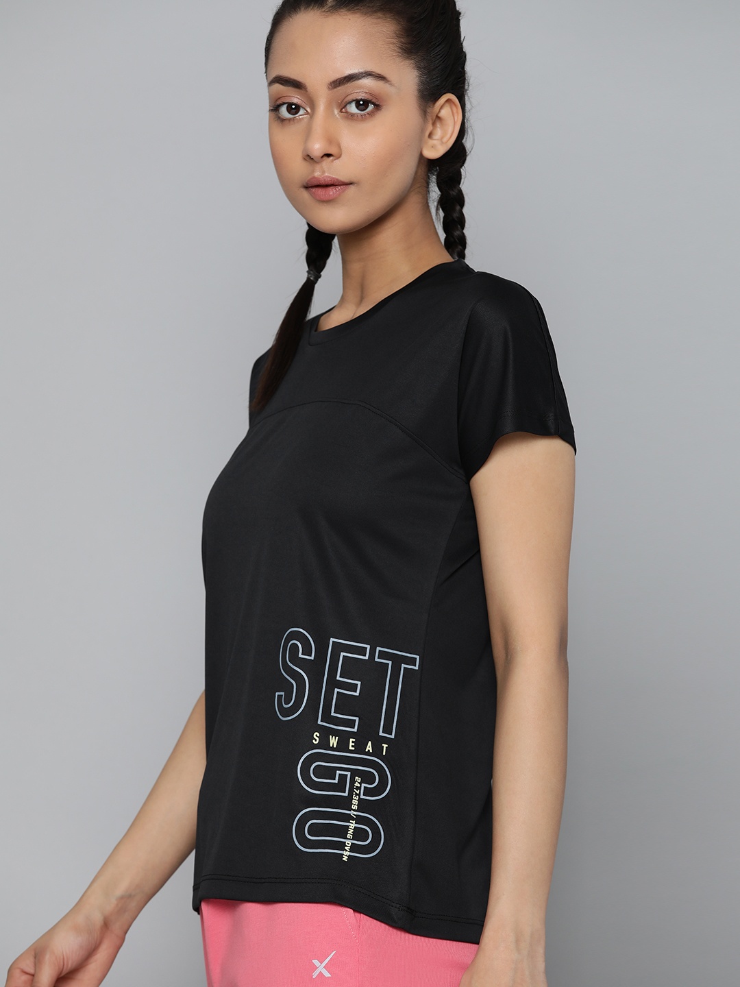 

HRX By Hrithik Roshan Women Jet Black Typographic Rapid-Dry Antimicrobial Training Tshirt