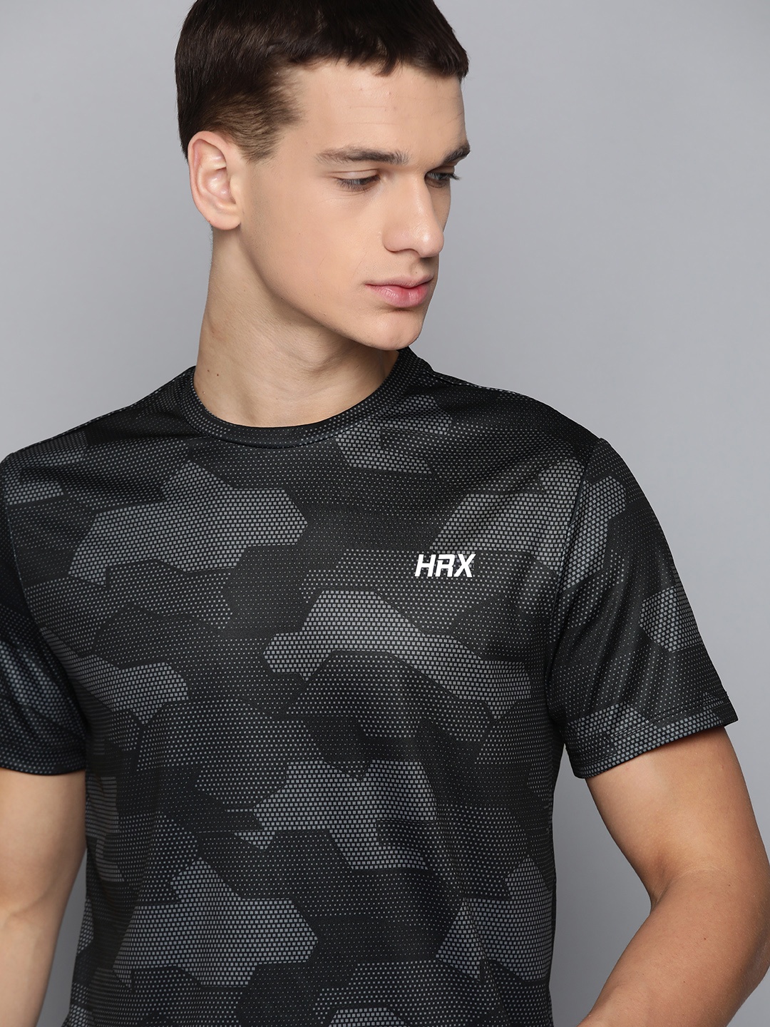 

HRX By Hrithik Roshan Men Jet Black Camouflage Rapid-Dry Antimicrobial Running Tshirt