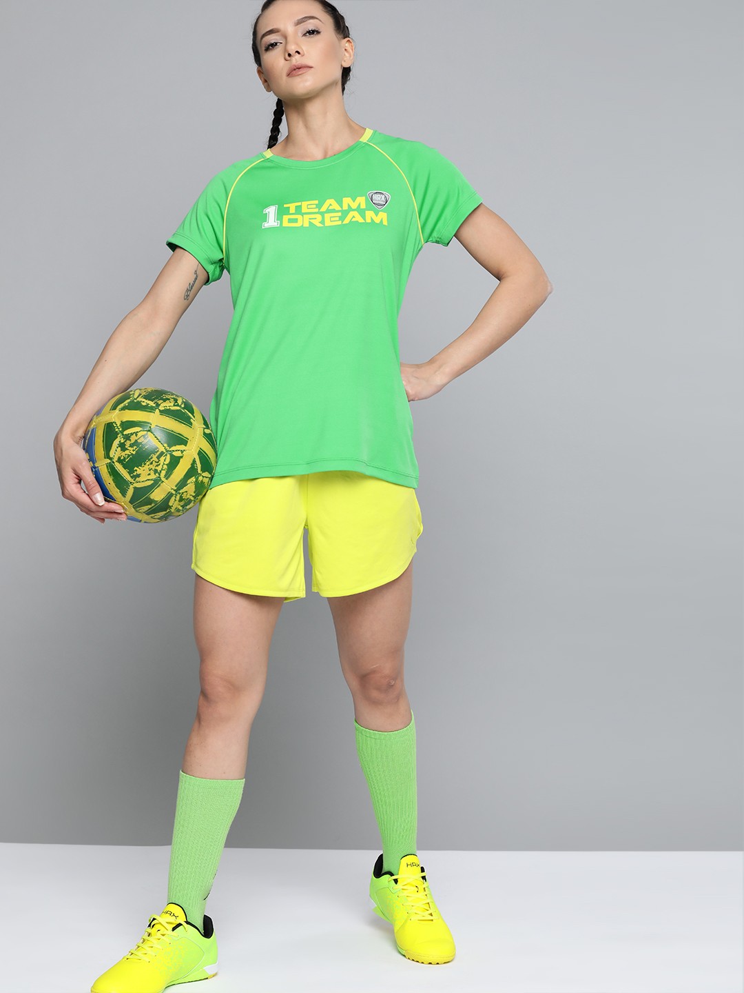 

HRX By Hrithik Roshan Women Kelly Green Typographic Rapid-Dry Anti-Static Antimicrobial Football Tshirt