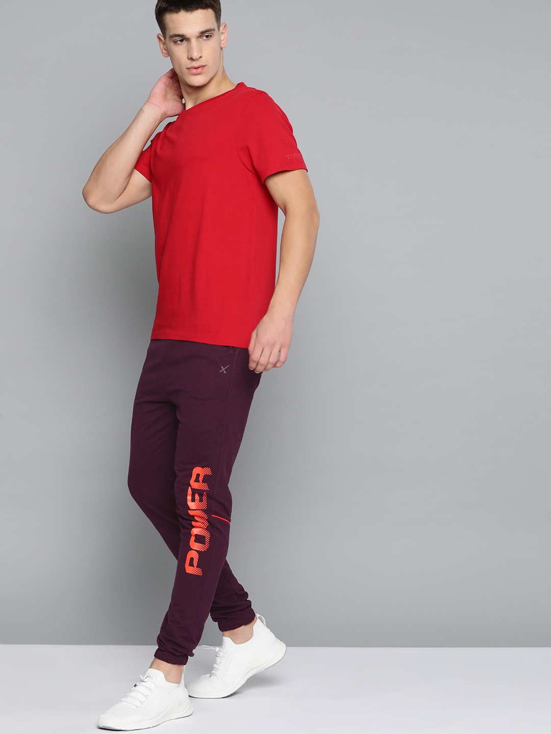 

HRX By Hrithik Roshan Men Fig Typographic Slim Fit Mid-Rise Bio-Wash Lifestyle Joggers, Burgundy