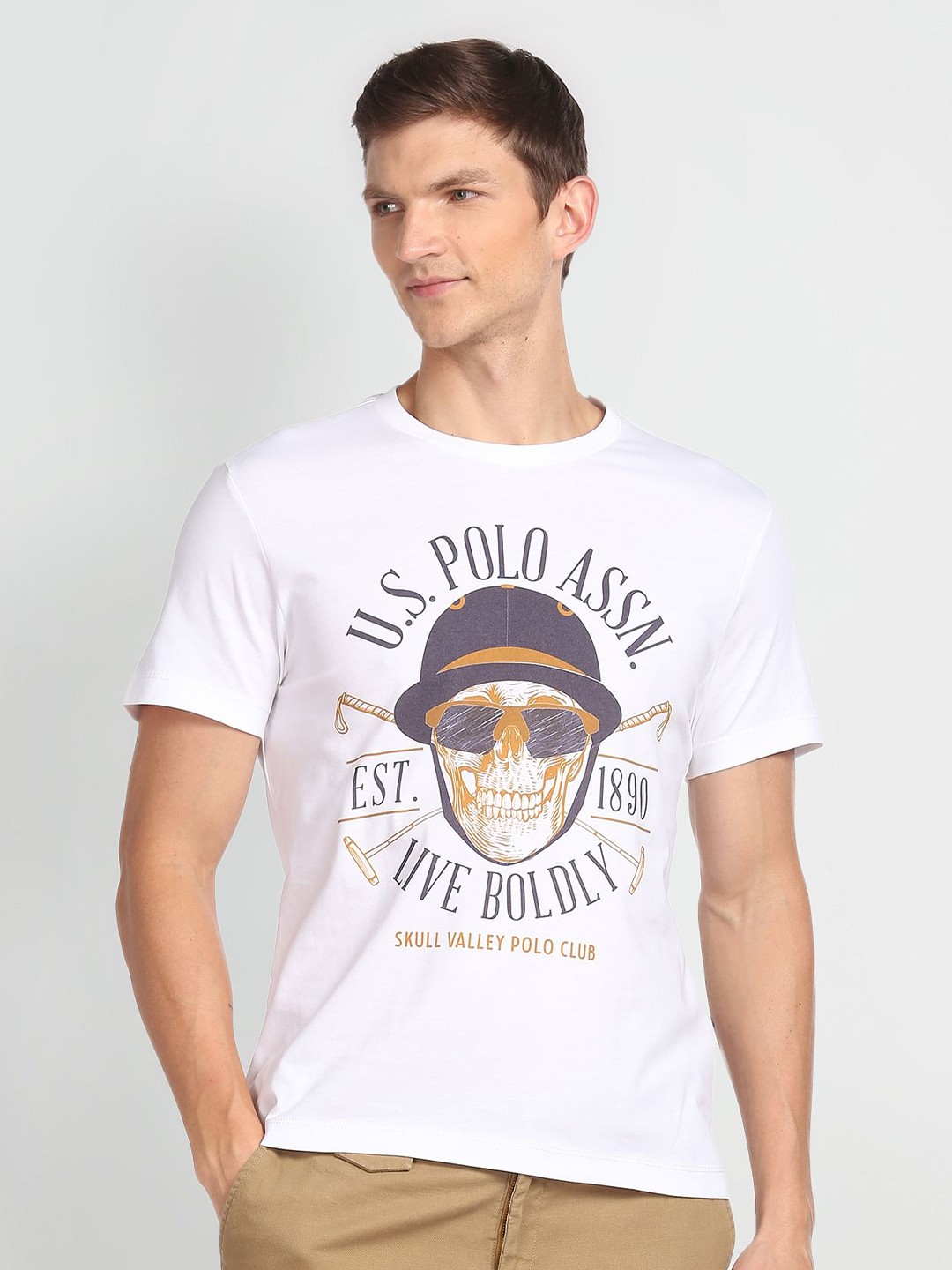 

U.S. Polo Assn. Denim Co. Men White Printed Slim Fit Round Neck Pure Cotton T-shirt